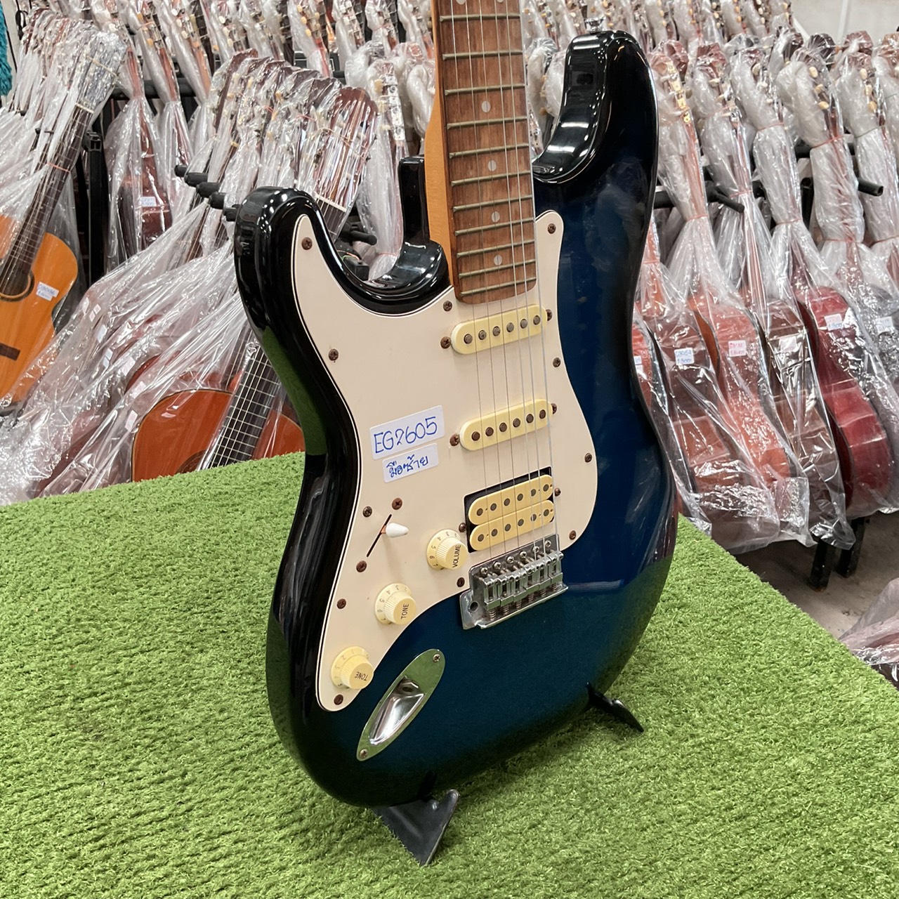 กีต้าร์ไฟฟ้า FORMESTAR (สำหรับมือซ้าย)