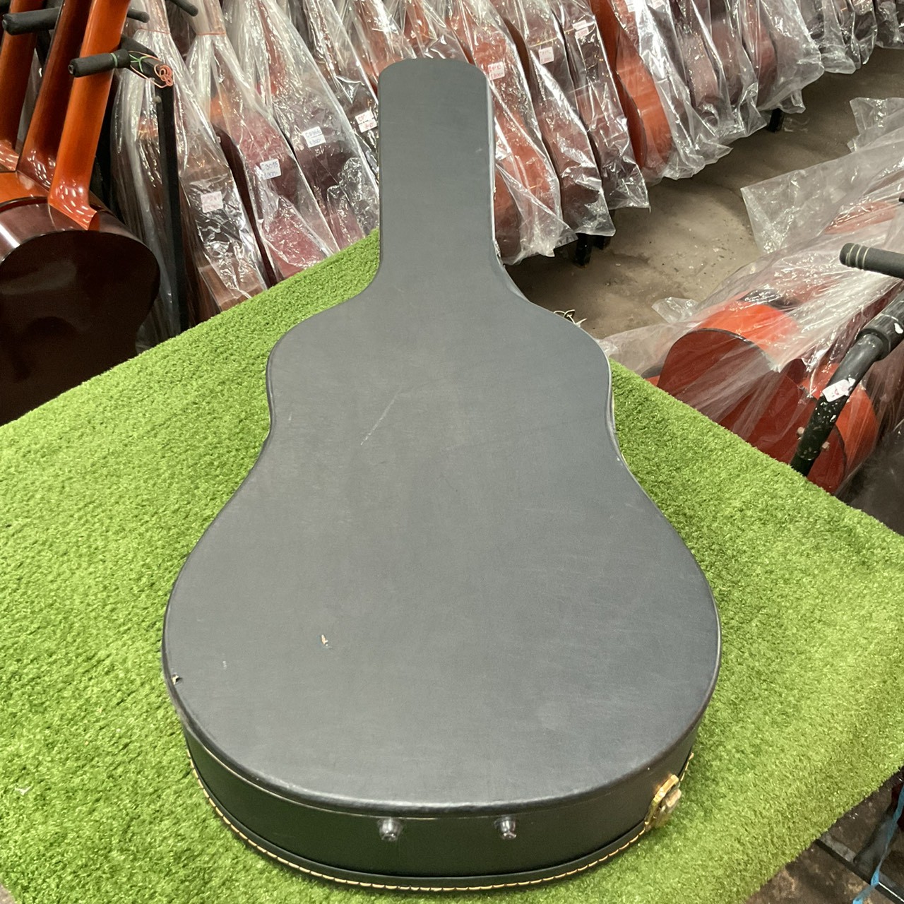 กล่องเคสกีต้าร์โปร่ง