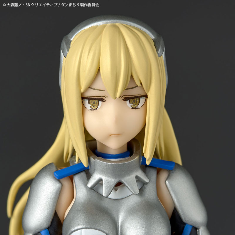 Revoltech Is It Wrong to Try to Pick Up Girls in a Dungeon? Ais Wallenstein(Pre-order)