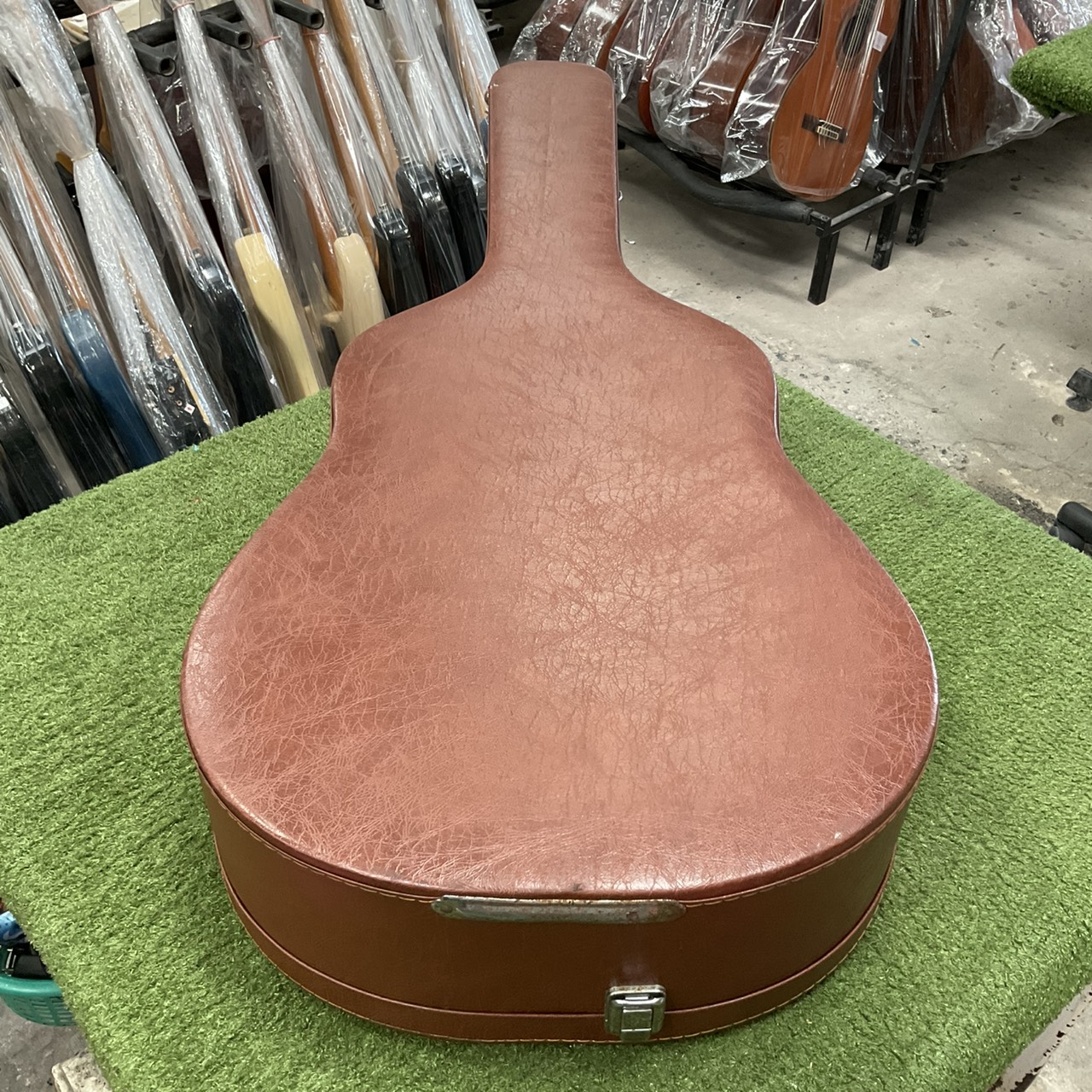 กล่องเคสกีต้าร์โปร่ง