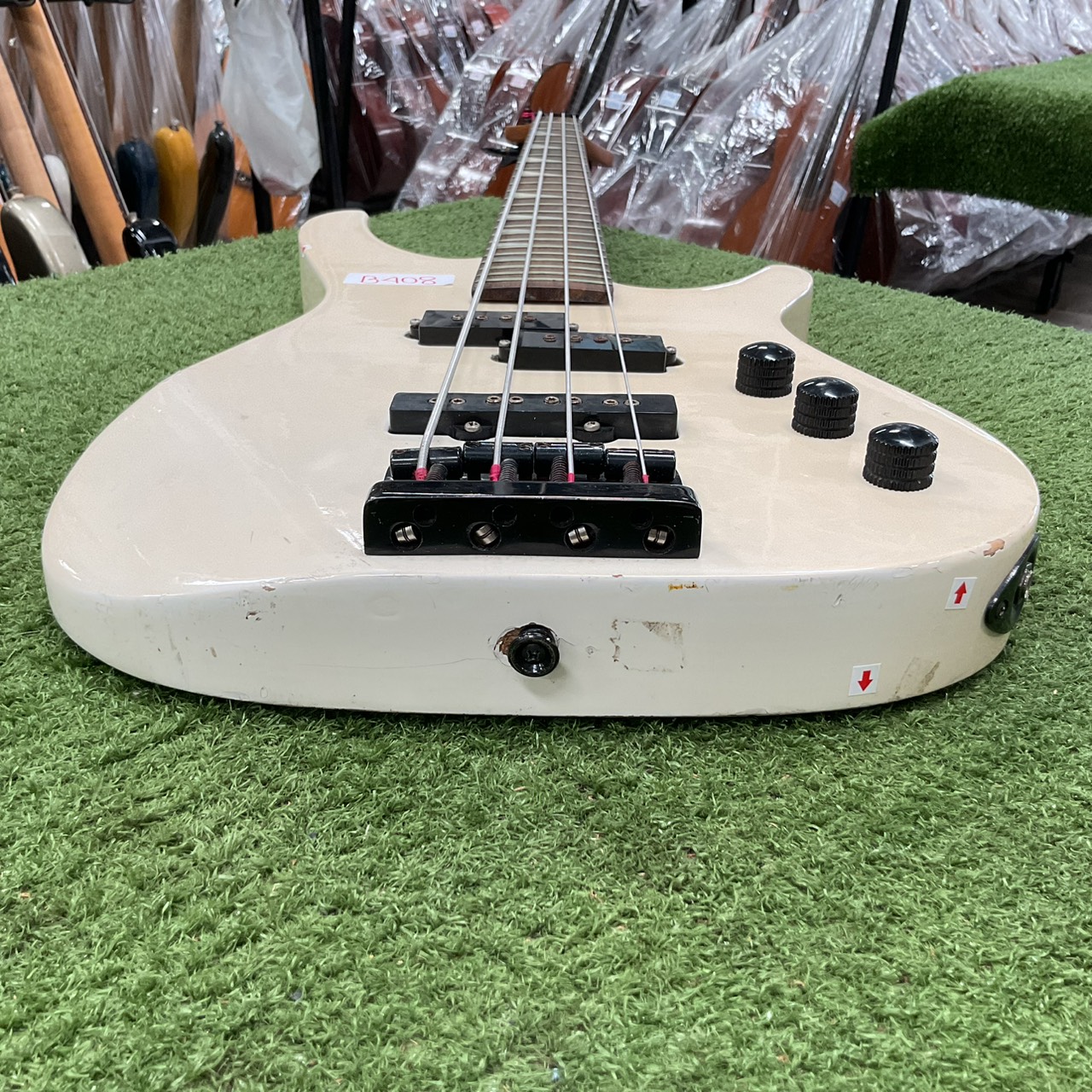 กีต้าร์เบส STRAINER : JS