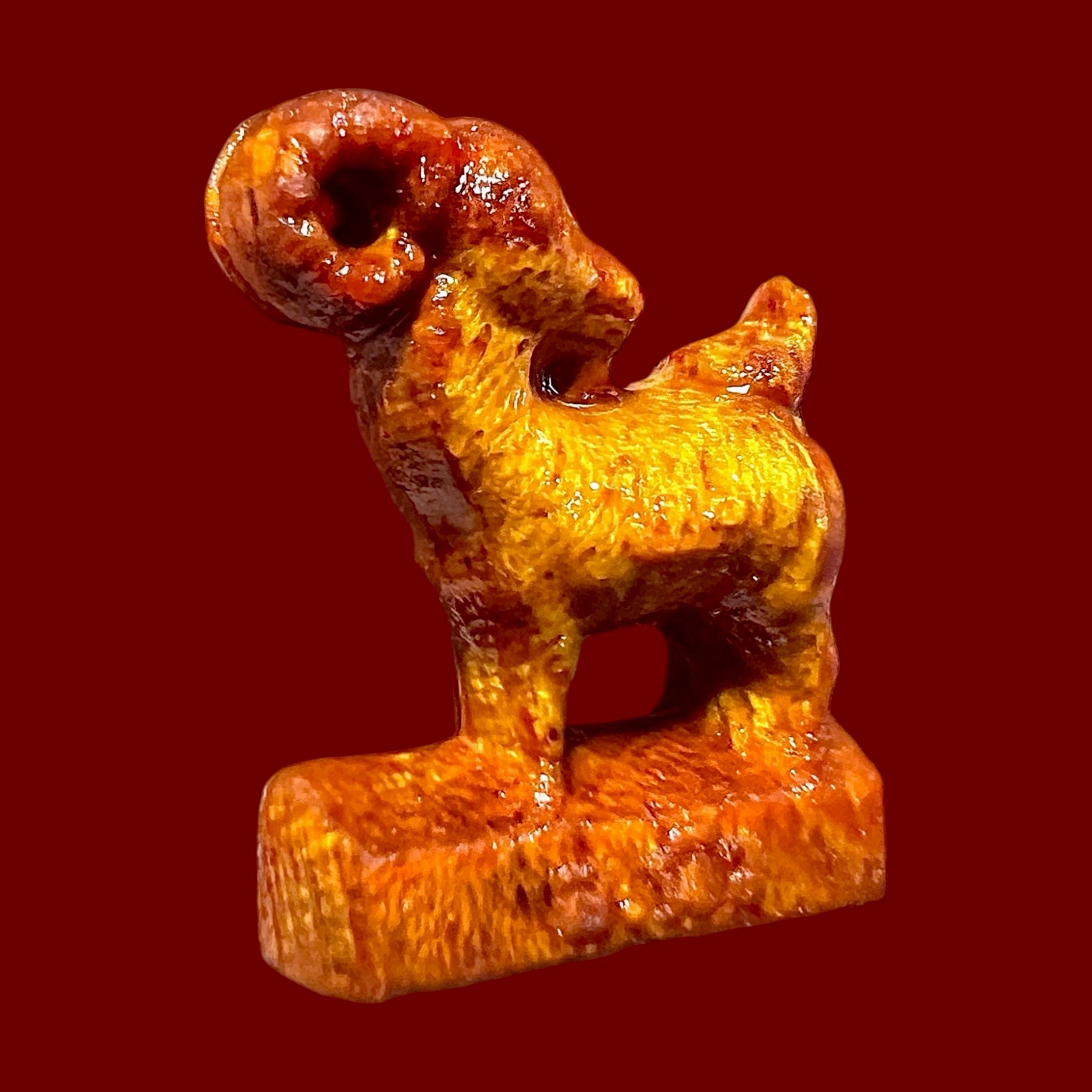 พญาแพะเหลียวหลัง (ไม้ขนุนตายพราย) Backward-Gazing Goat King. (dead-standing jackfruit wood) SKU-04002