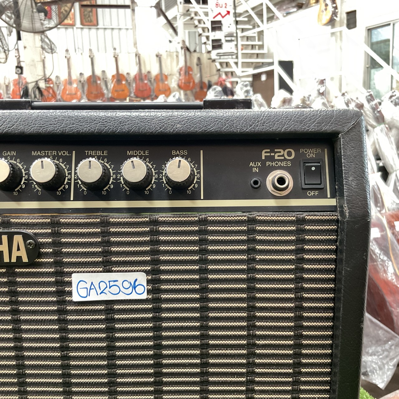 แอมป์กีต้าร์ YAMAHA : F-20