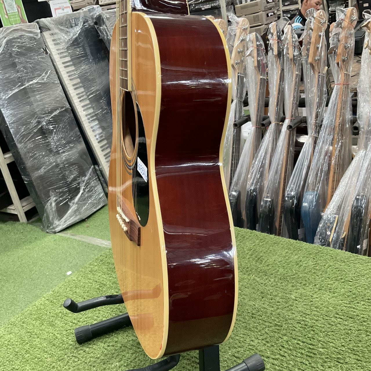 กีต้าร์โปร่ง HONEY BEE : F-15 N