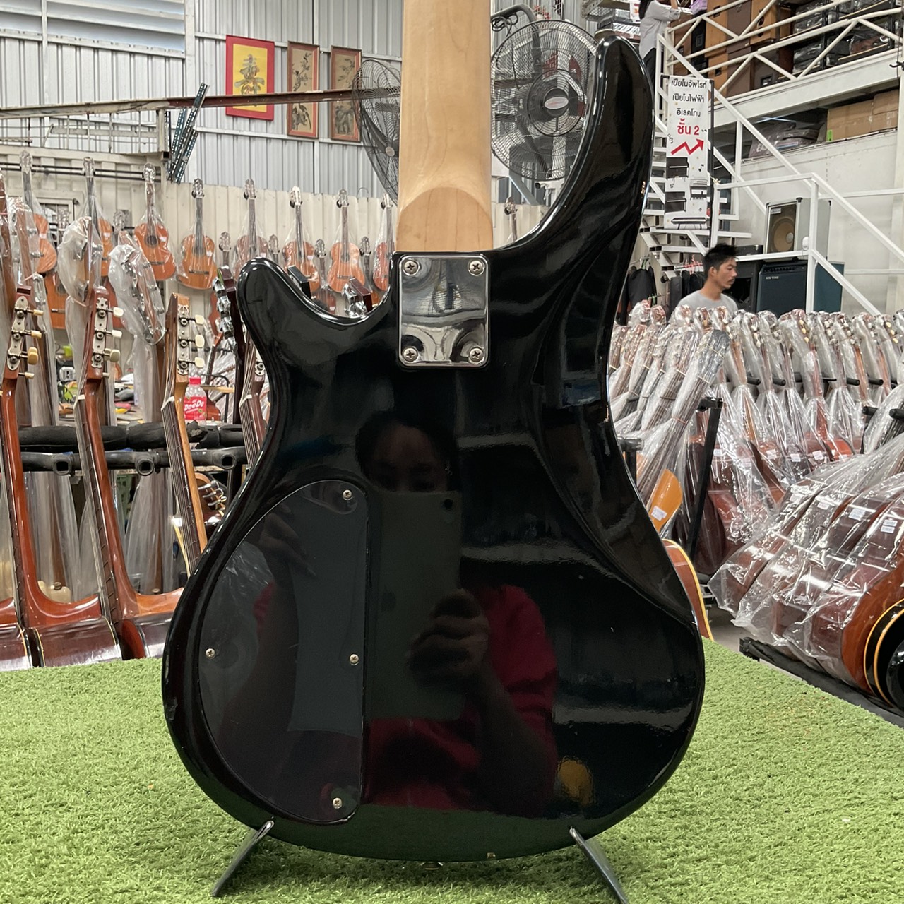 กีต้าร์เบส BUSKER'S