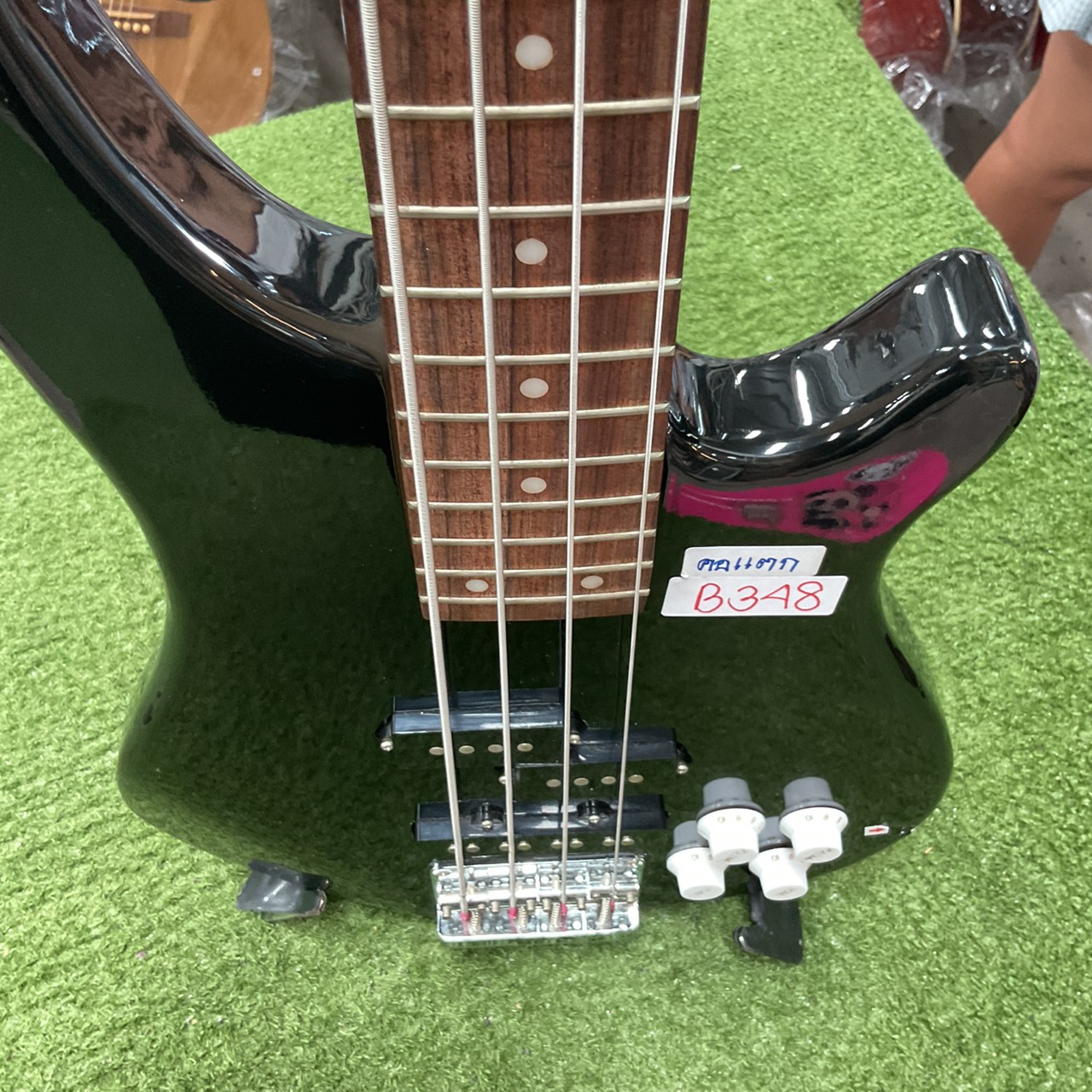 กีต้าร์เบส BUSKER'S