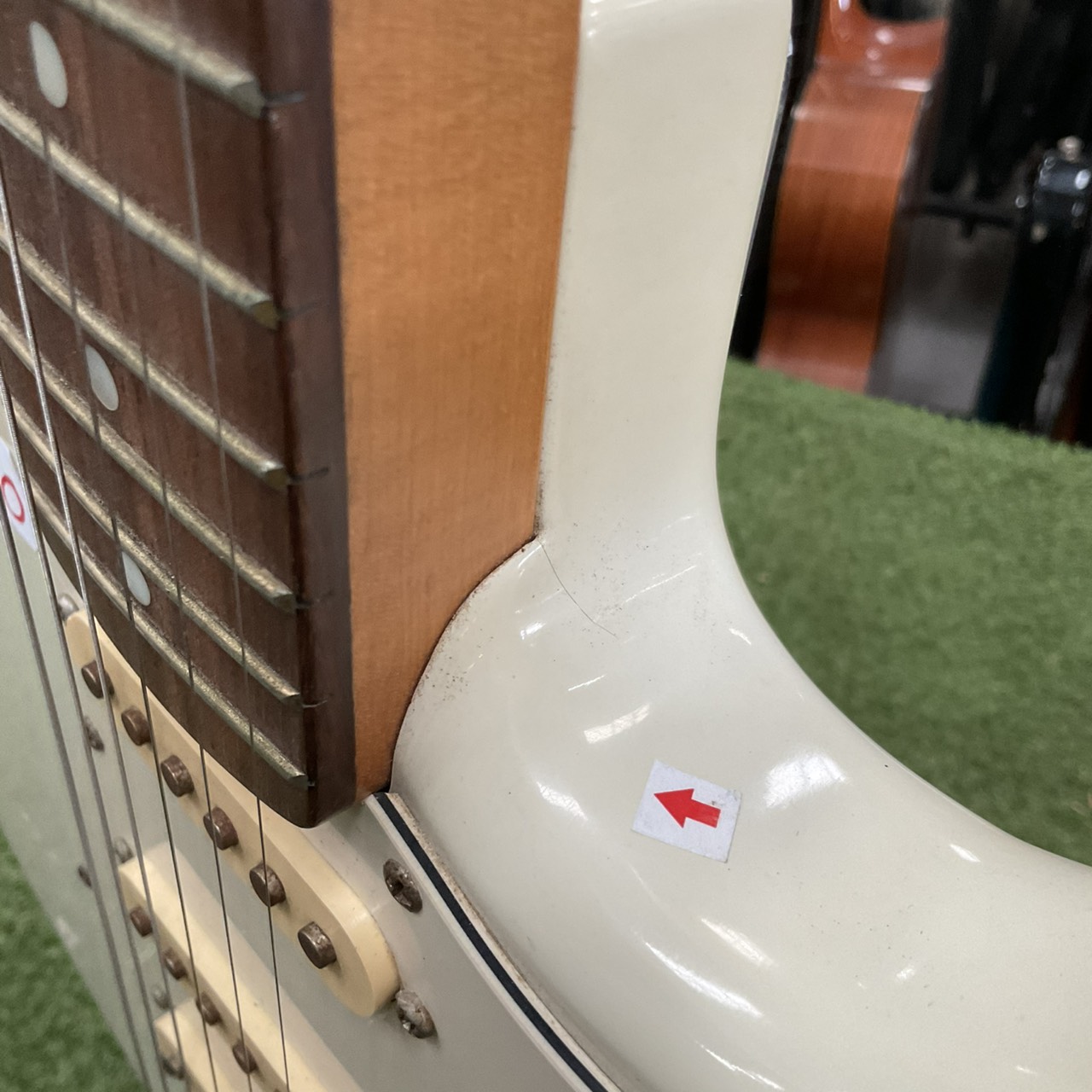 กีต้าร์ไฟฟ้า Photogenic