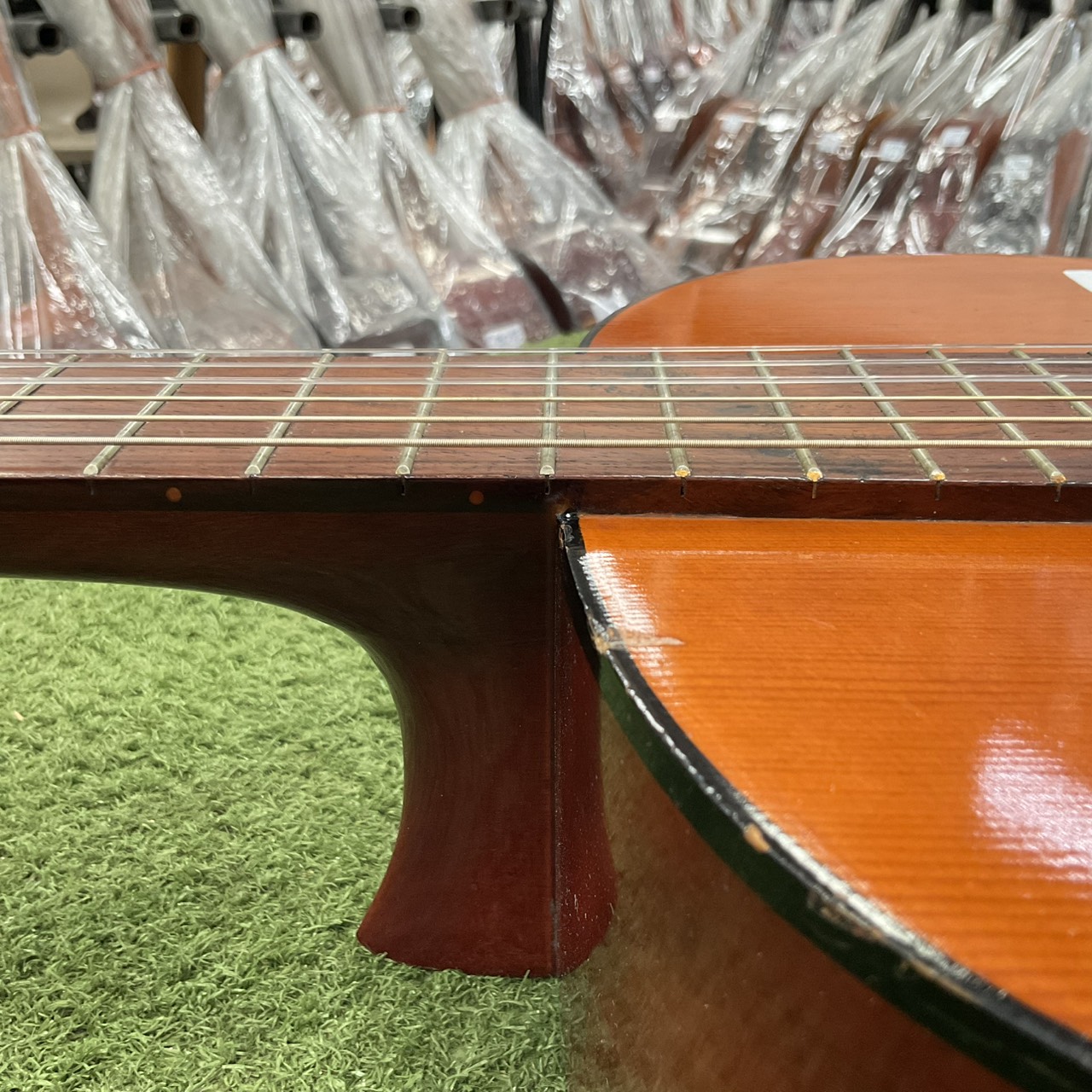 กีต้าร์คลาสสิค ISUMI : No.100