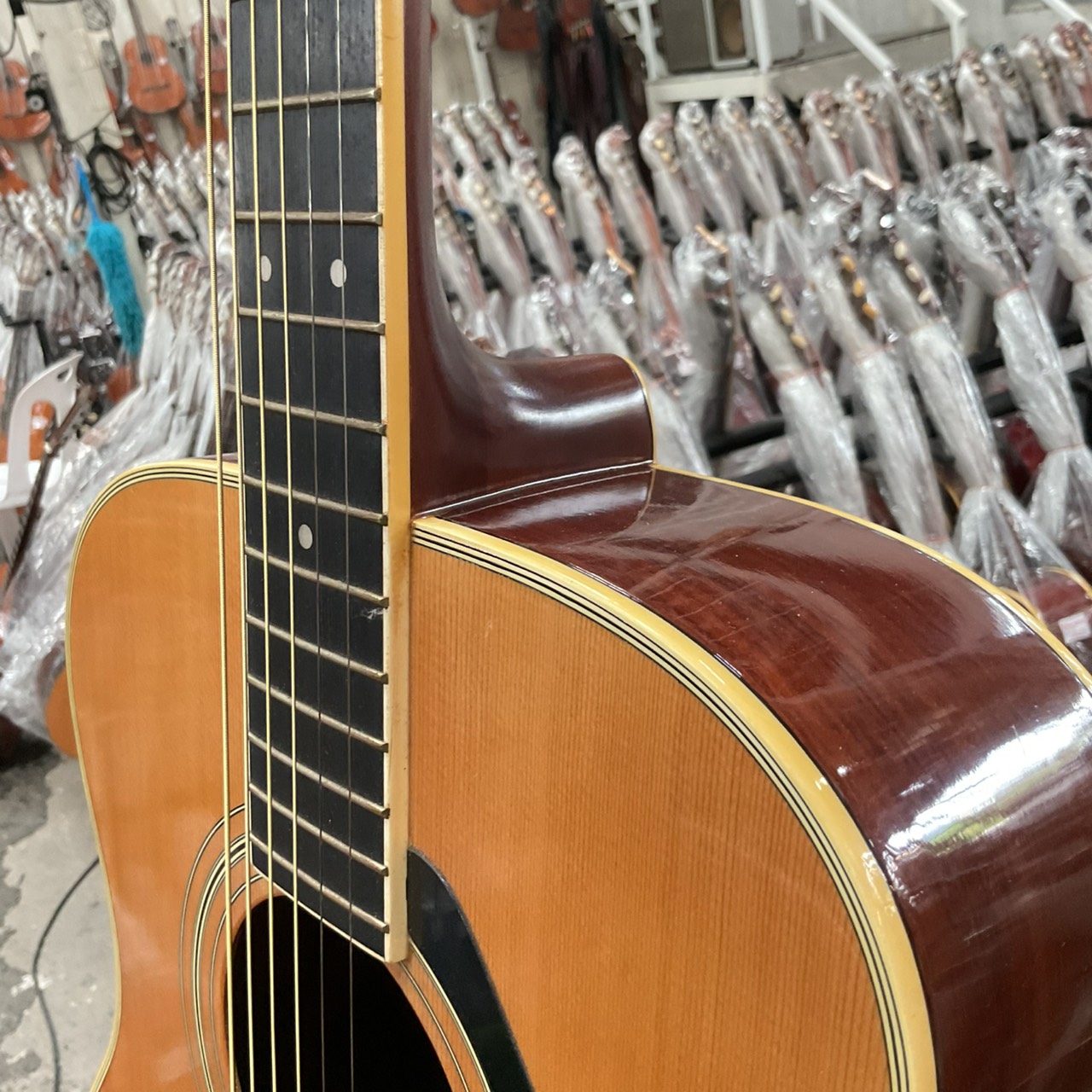 กีต้าร์โปร่ง YAMAHA : FG-252B