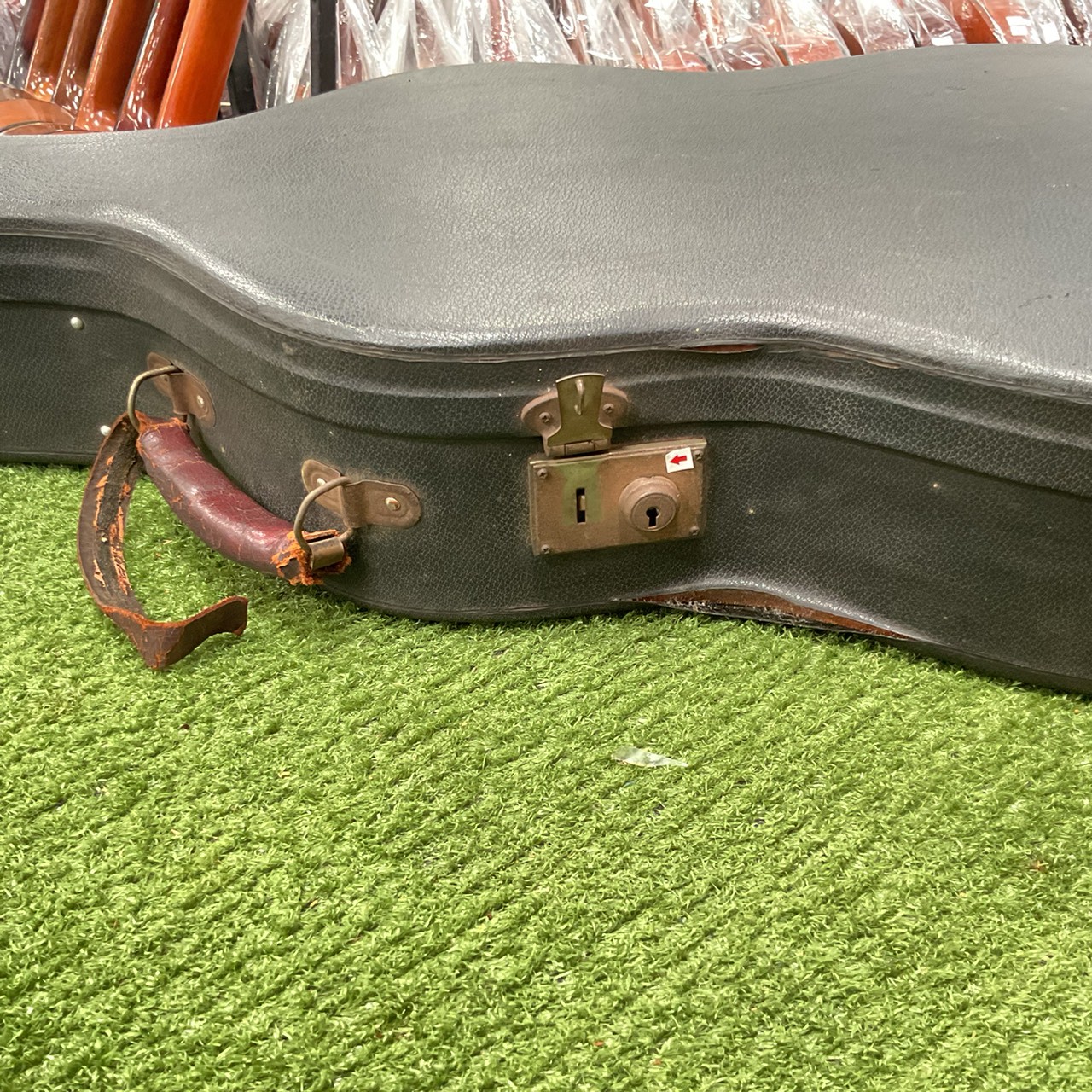 กล่องเคสกีต้าร์คลาสสิค