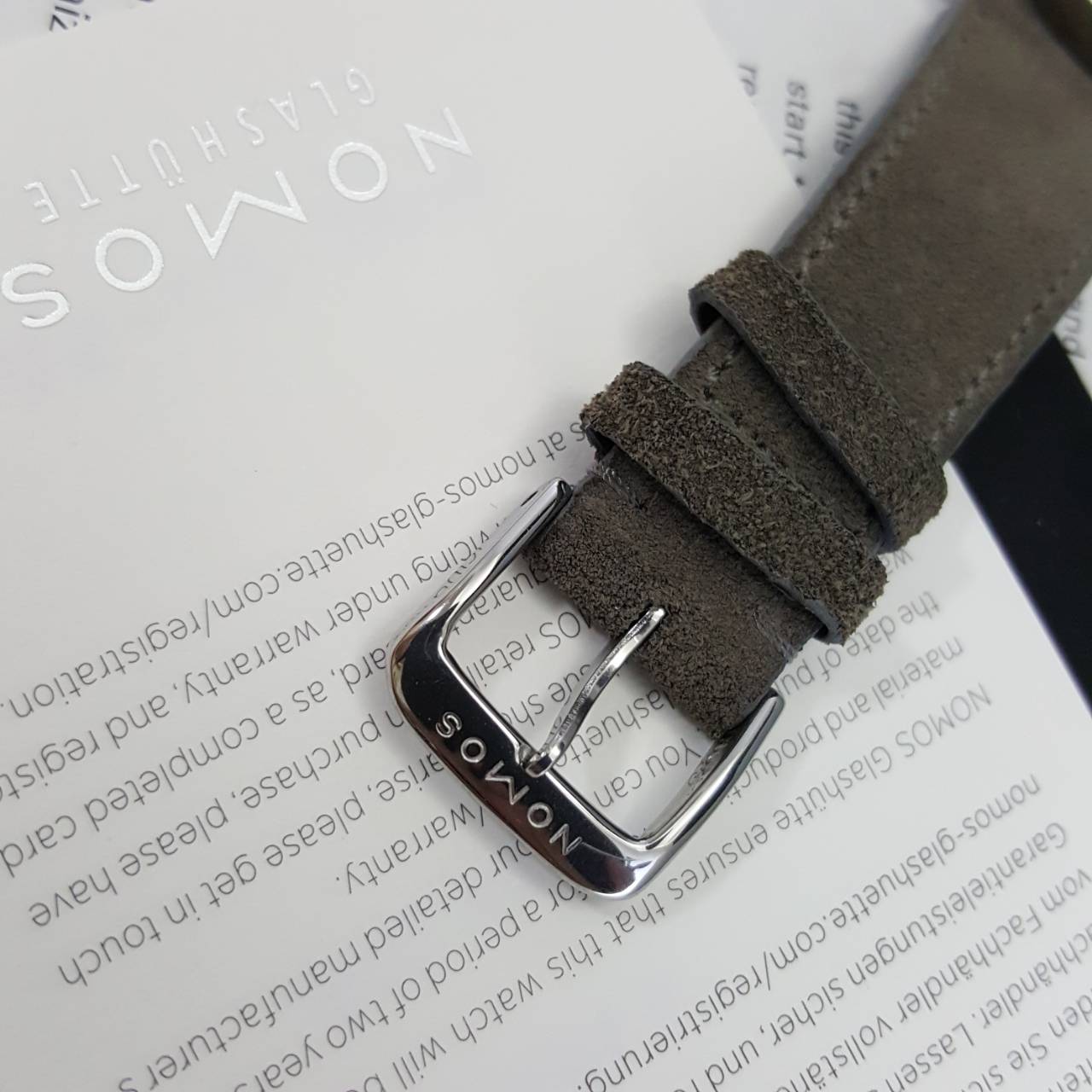 nomos metro 38 power reserve กล่องใบครบ