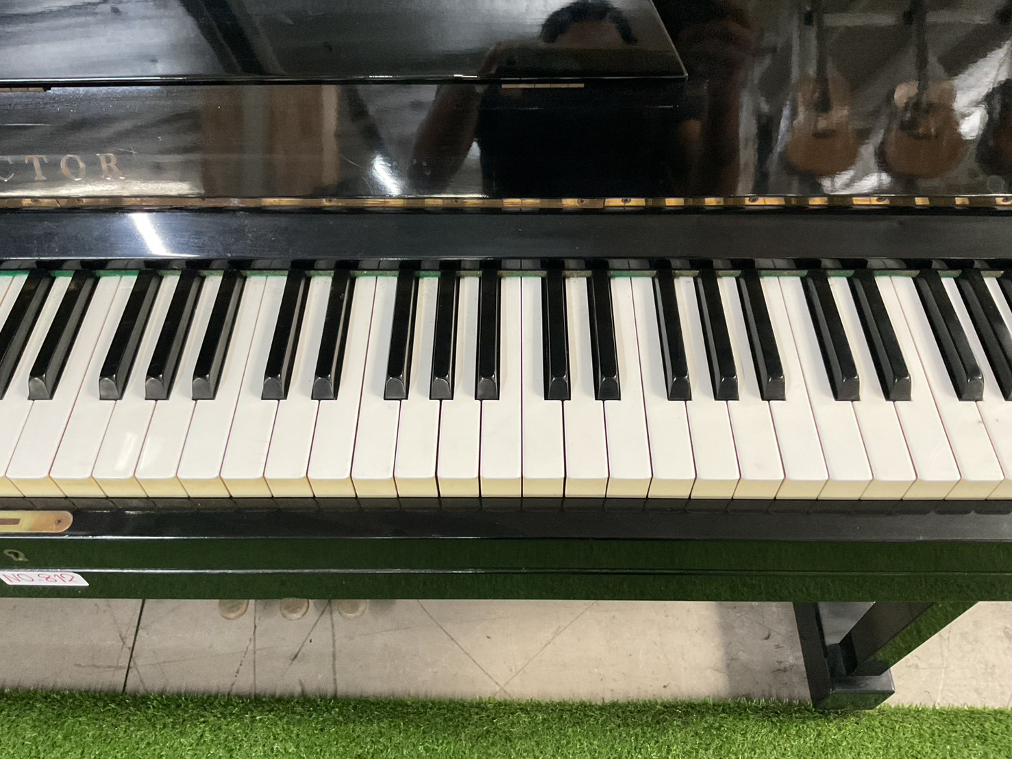 เปียโนอัพไลท์ VICTOR : V-31