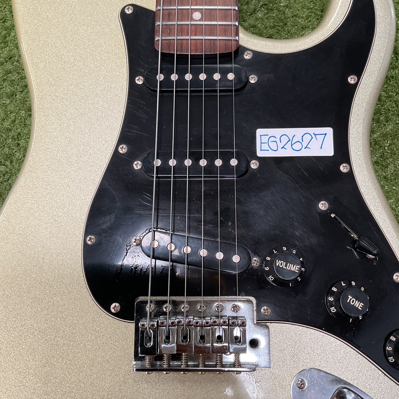 กีต้าร์ไฟฟ้า Mavis