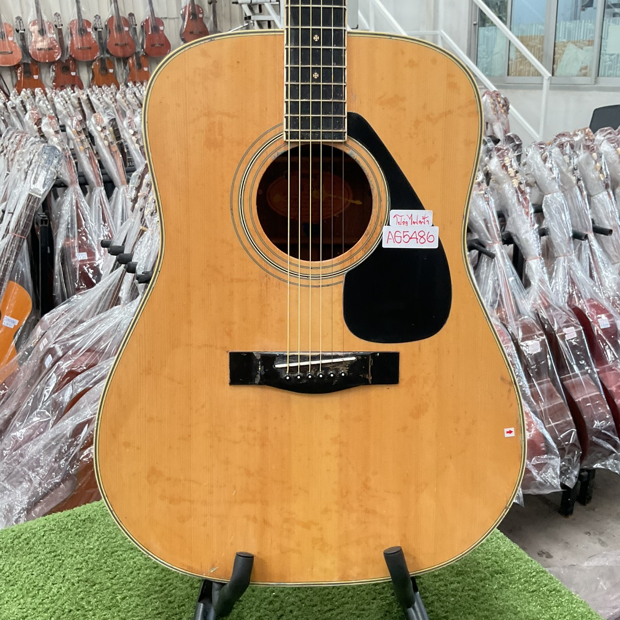 กีต้าร์โปร่งไฟฟ้า YAMAHA : FG-301