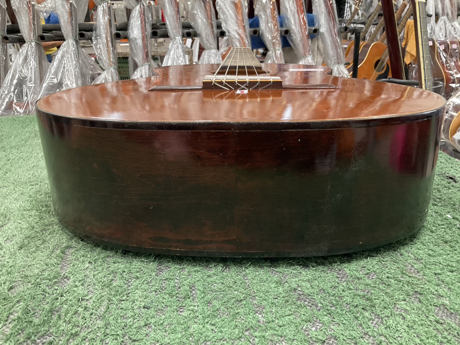 กีต้าร์คลาสสิค ZEN-ON GUT : No.60