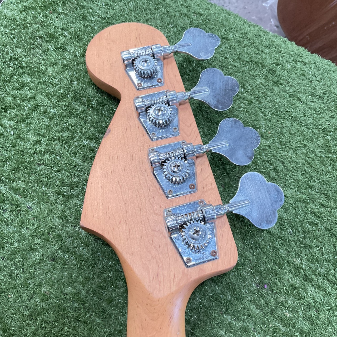 กีต้าร์เบส BUSKER'S