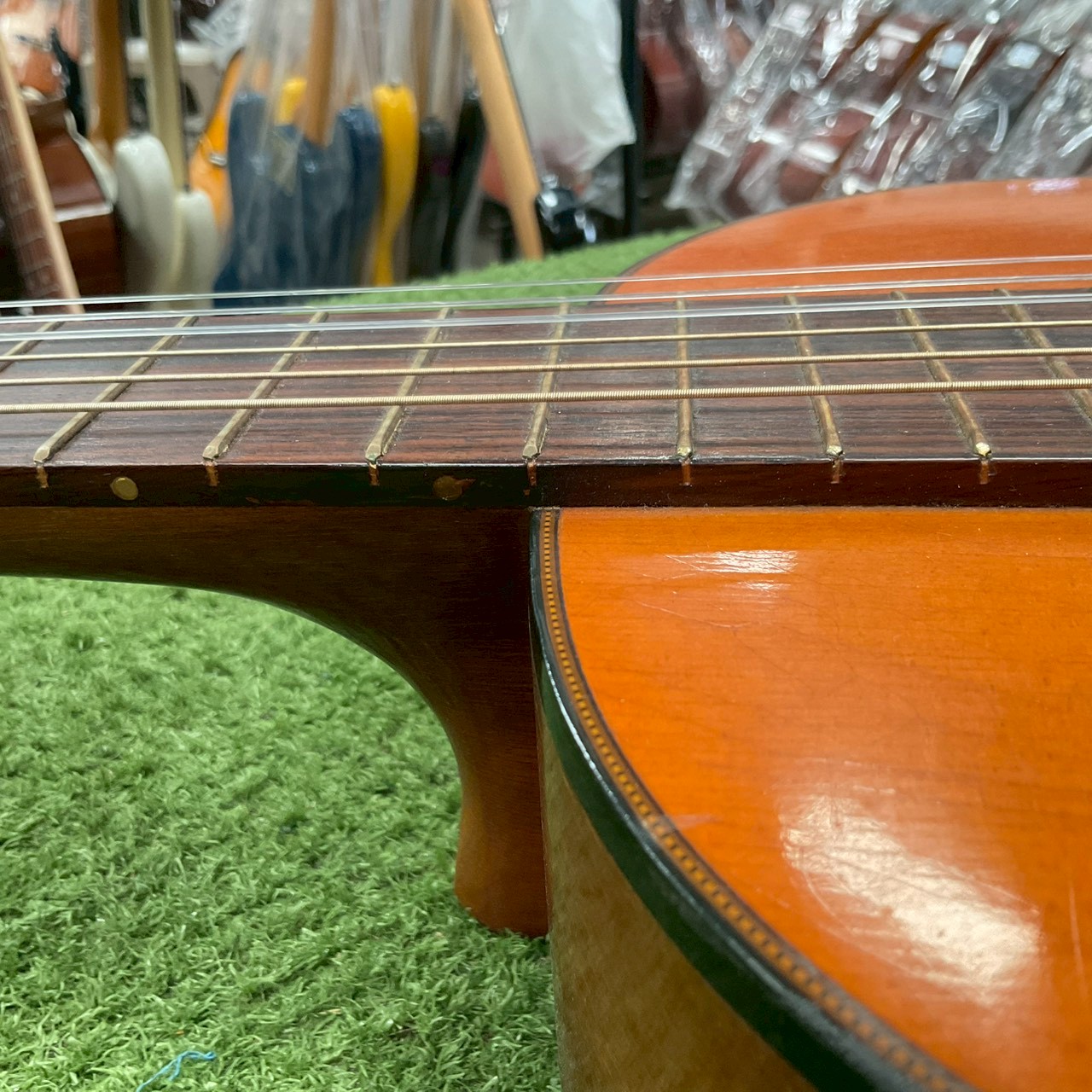 กีต้าร์คลาสสิค Shinko Pleasant : No.70