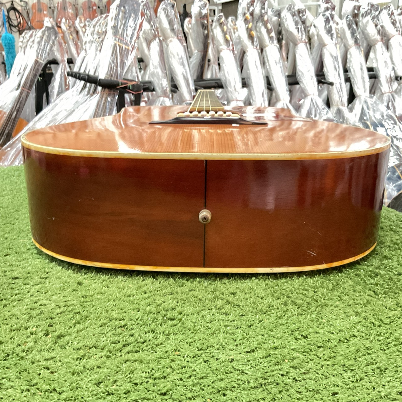 กีต้าร์โปร่ง VICTOR : F180