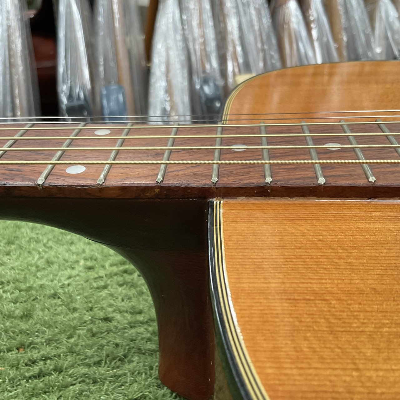 กีต้าร์โปร่ง Marchis : M130