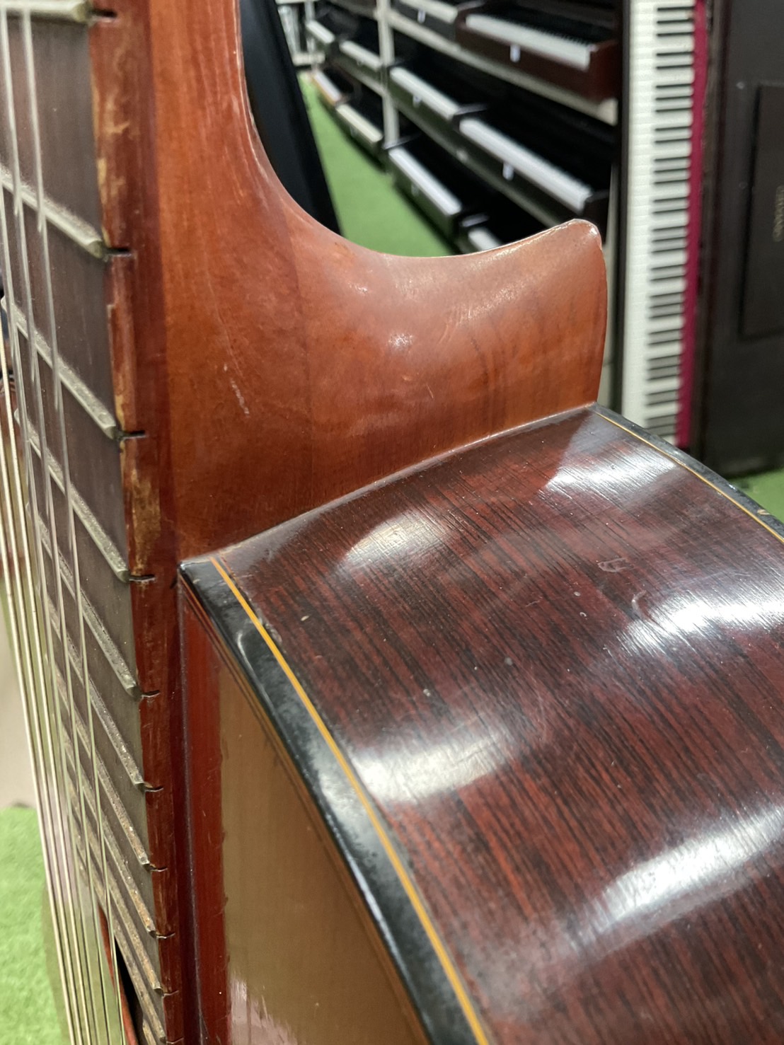 กีต้าร์คลาสสิค YAMAHA : G-70D