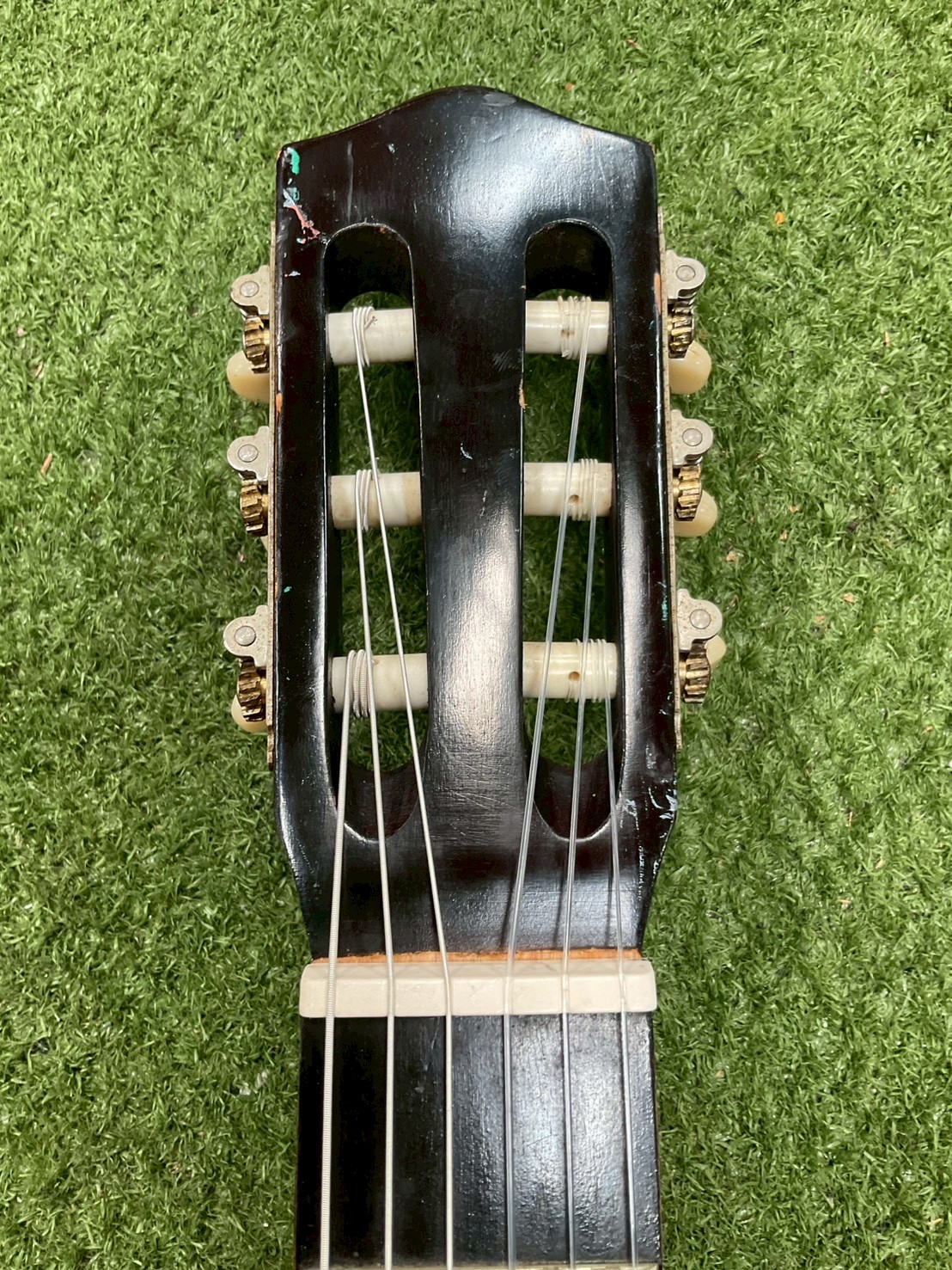 กีต้าร์คลาสสิค AzaLea