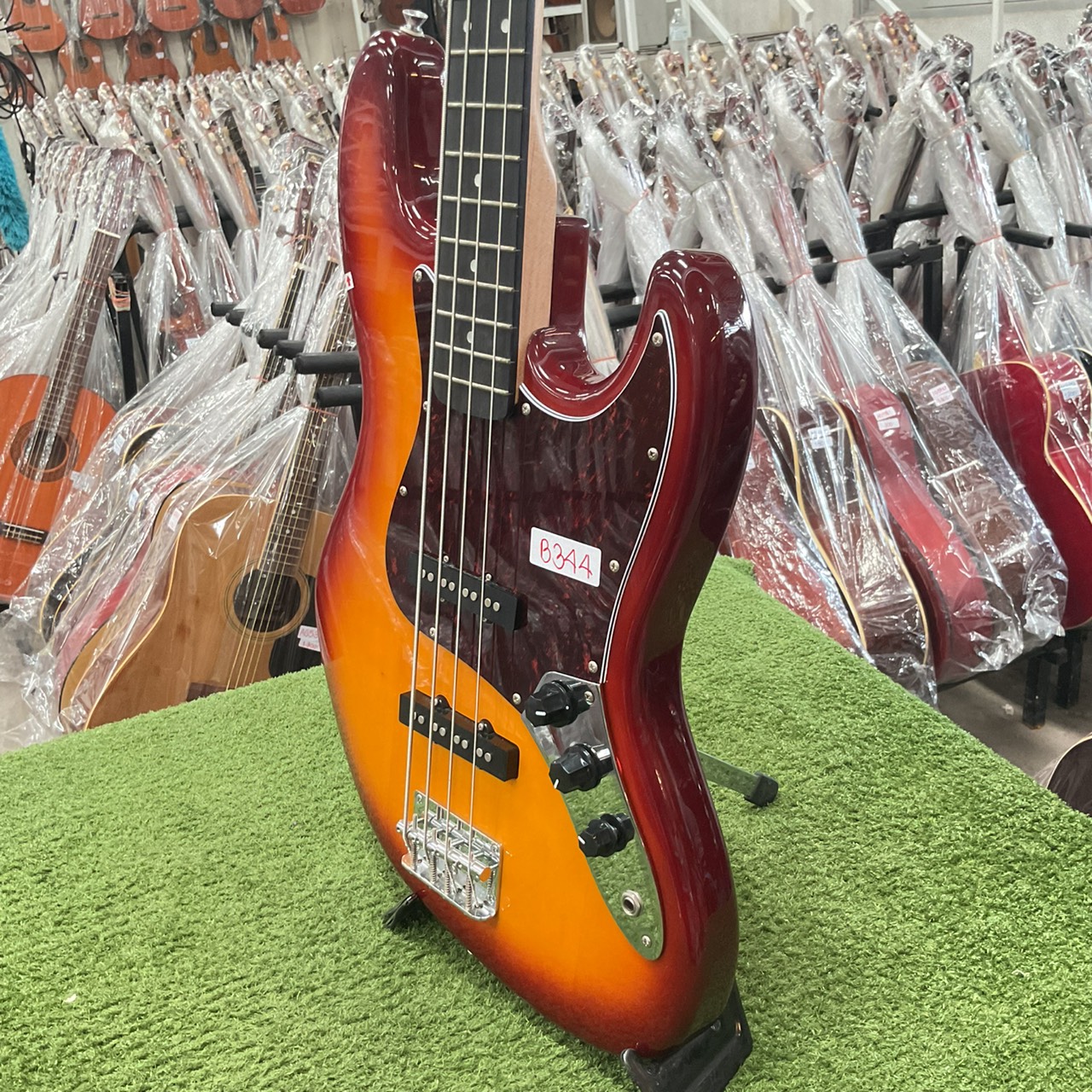 กีต้าร์เบส PHOTOGENIC