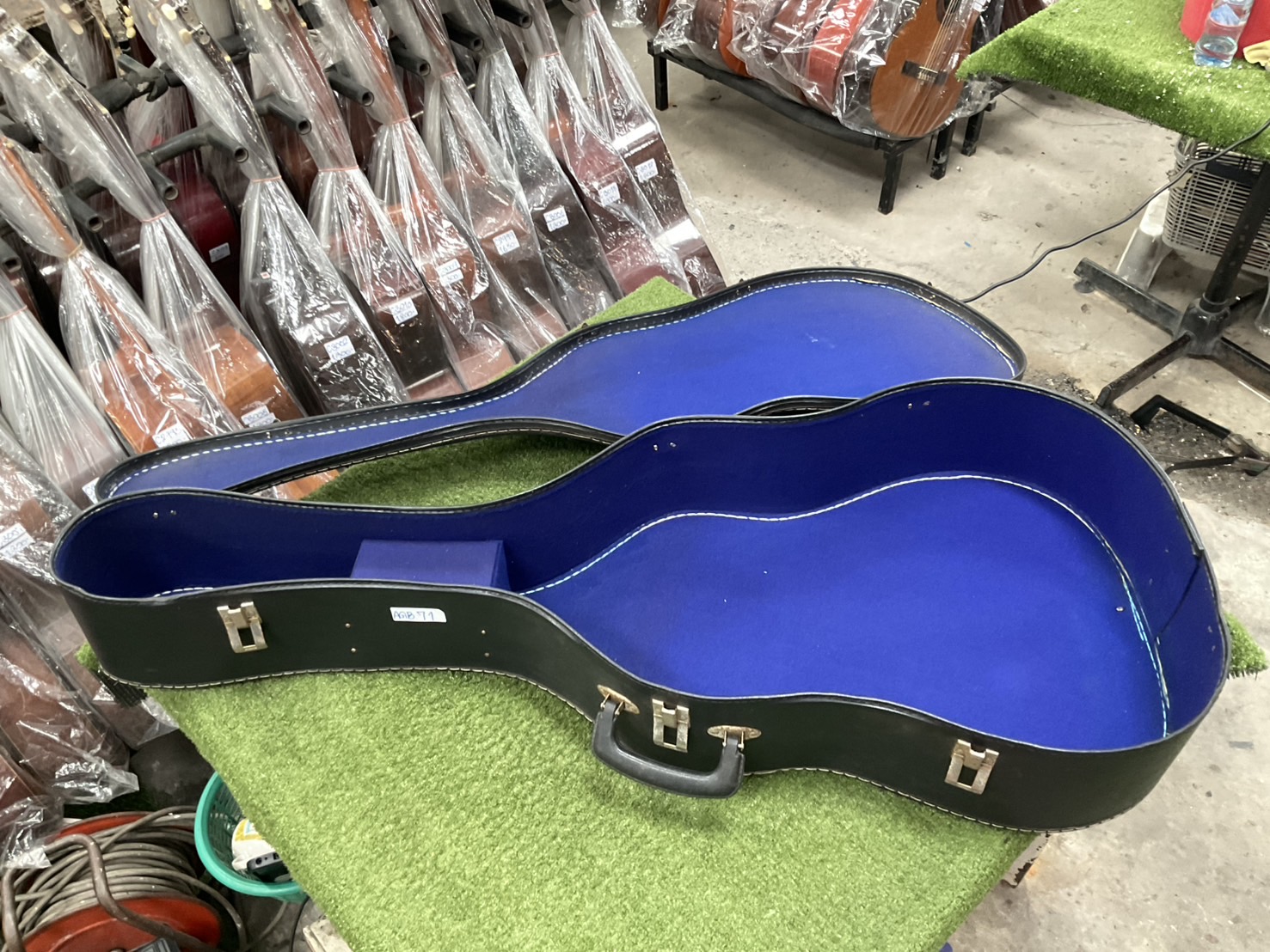 กล่องเคสกีต้าร์โปร่ง