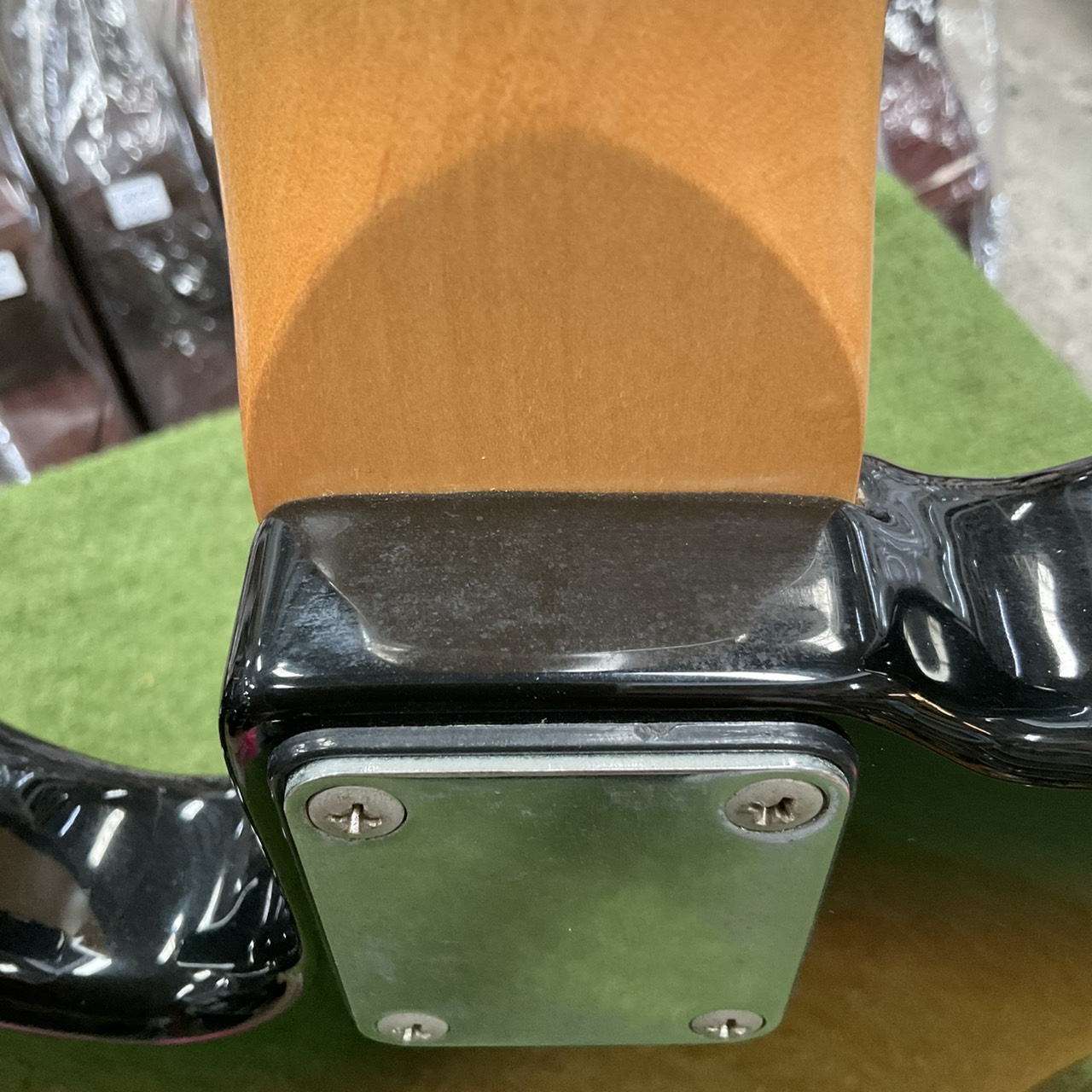 กีต้าร์เบส BROTHERS