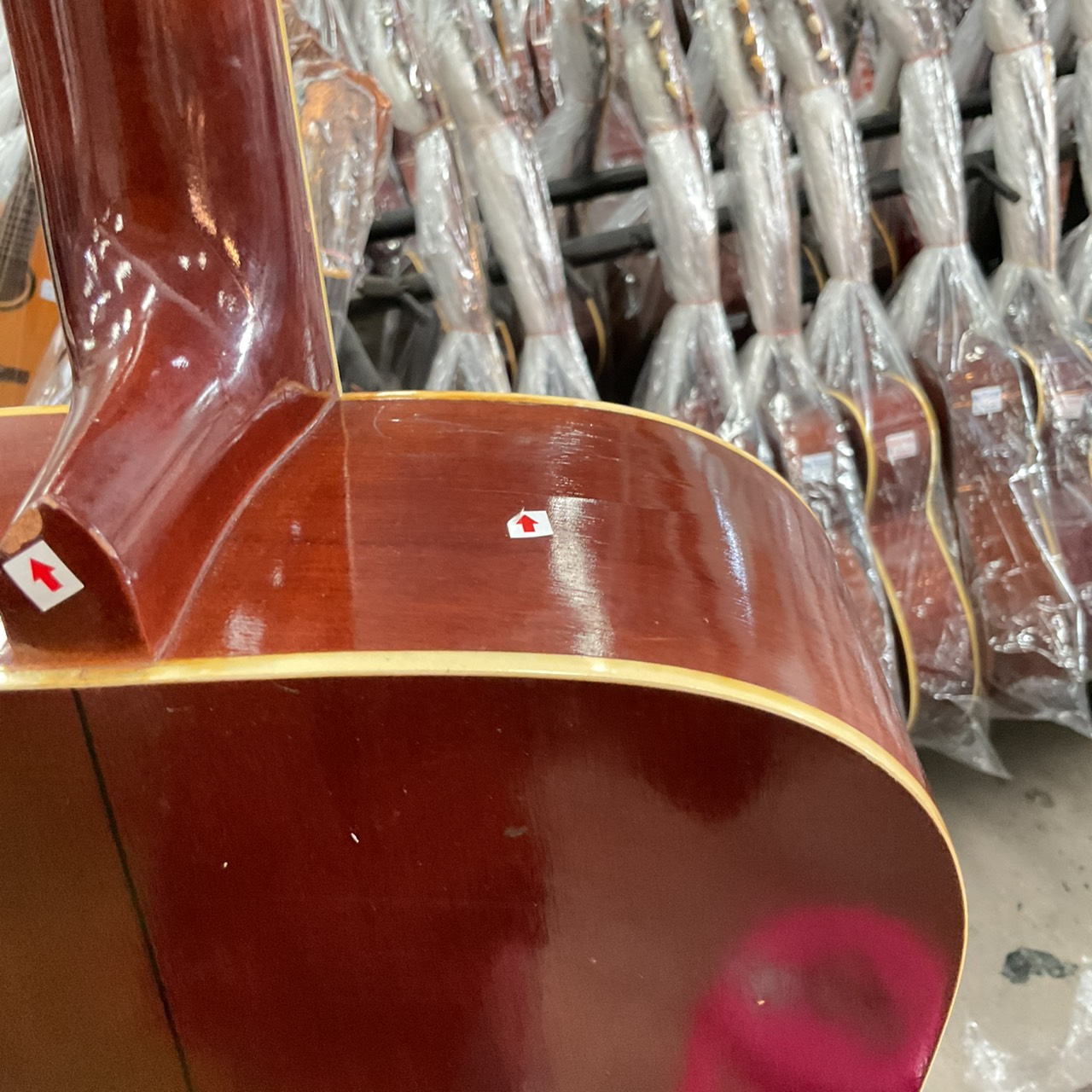 กีต้าร์โปร่ง VICTOR : F180