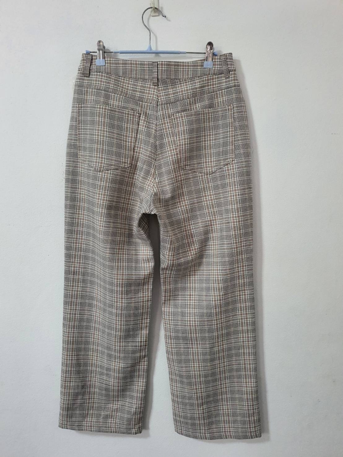 FF06531 กางเกงผ้ามือสอง สีครีมลายตาราง GU แบรนด์เครื่อเดียวกับ UNIQLO เอว 27 นิ้ว