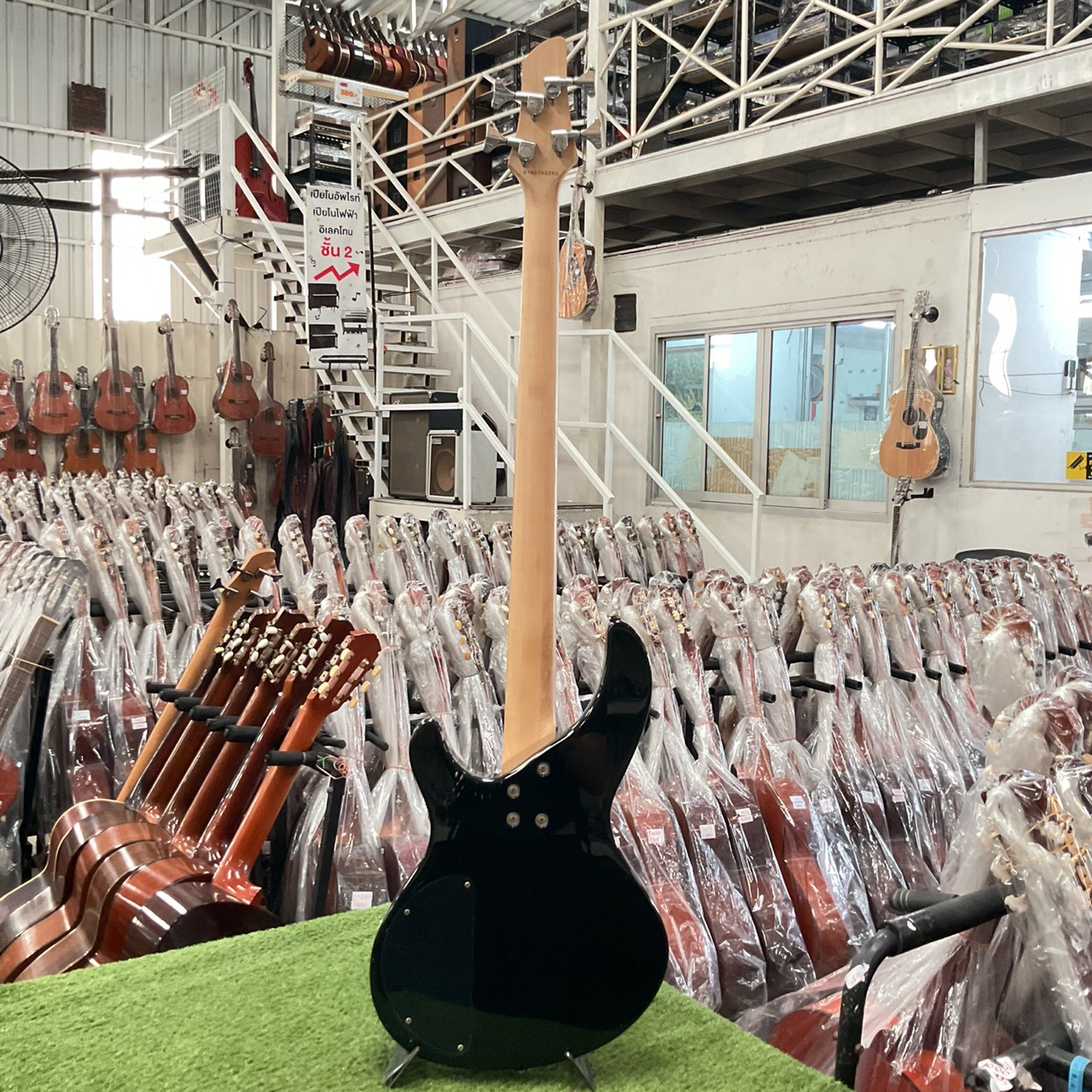 กีต้าร์เบส Aria Pro II