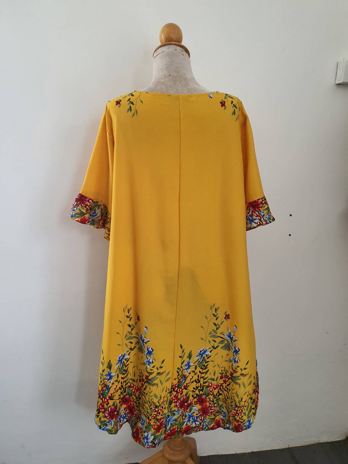 FF05386 เสื้อผ้ามือสอง ชีฟอง สีเหลือง อก free-50 นิ้ว