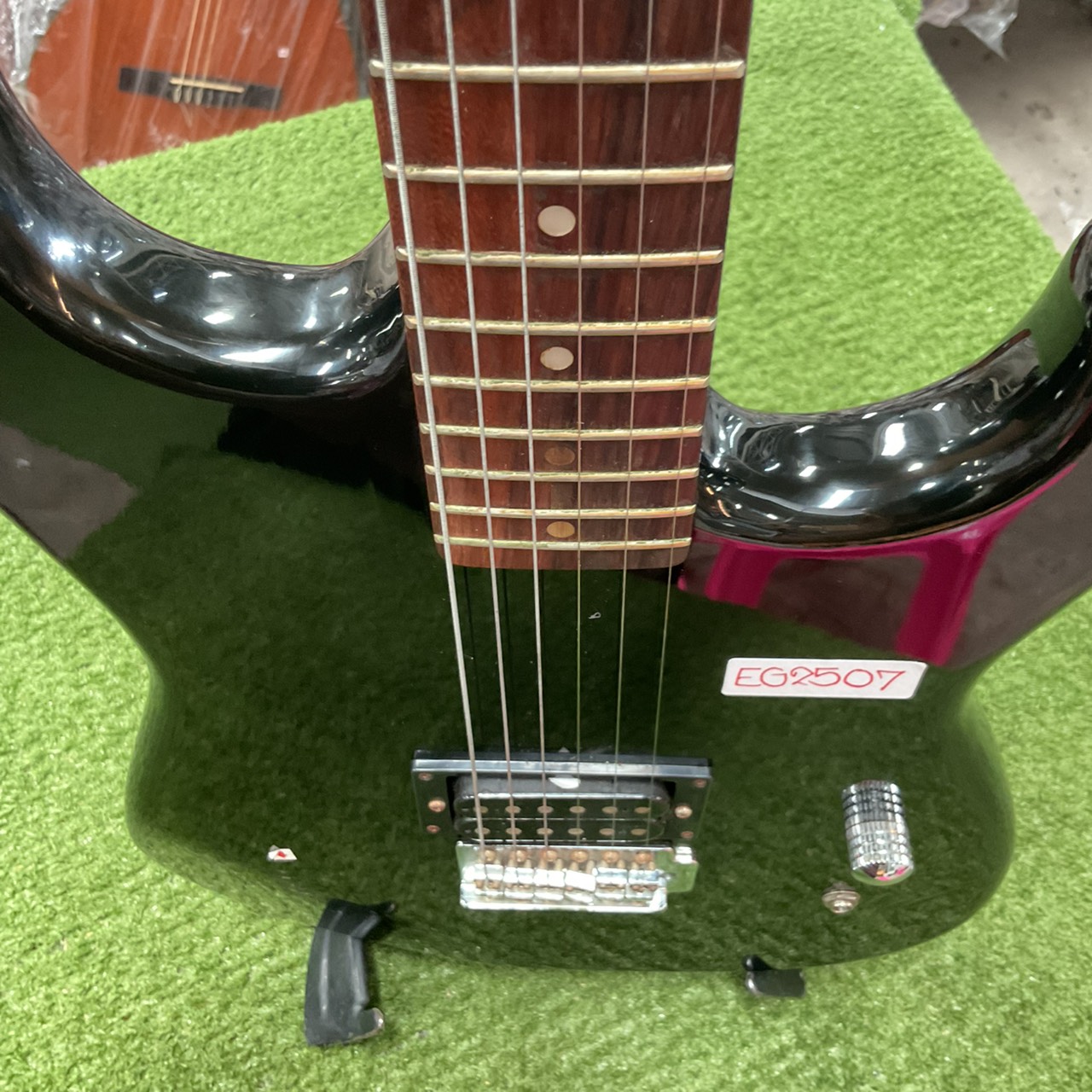 กีต้าร์ไฟฟ้า Ganion