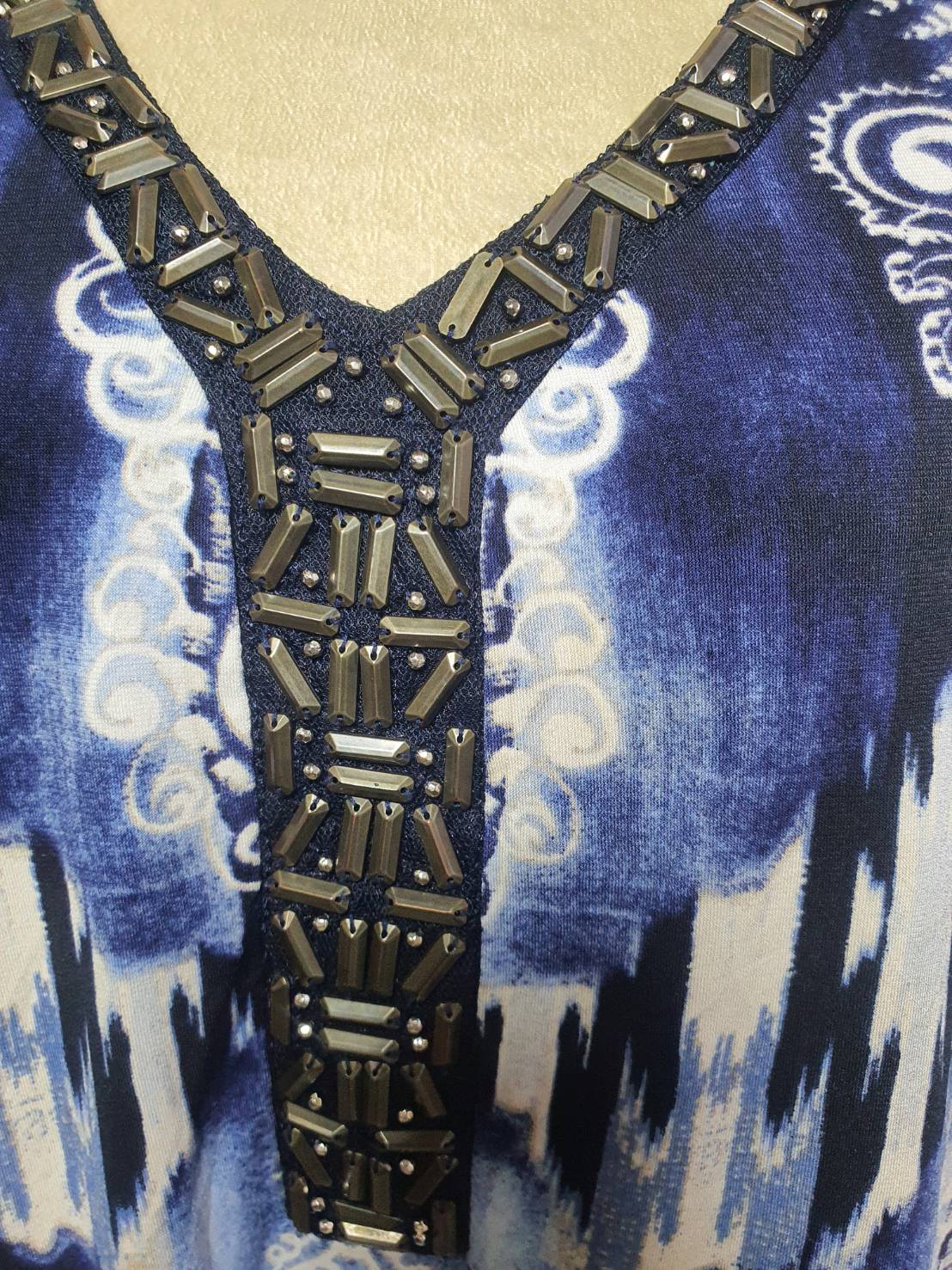 FF04154 เสื้อผ้ามือสอง ลายน้ำเงิน แบรนด์ JM COLLECTION อก 46-50 นิ้ว