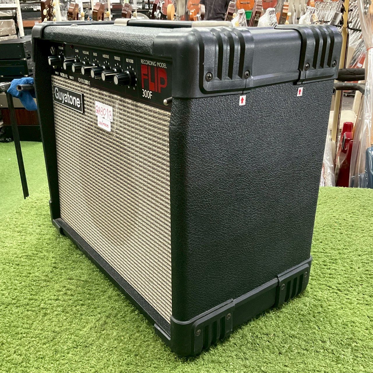 แอมป์กีต้าร์ Guyatone : FLIP 300F