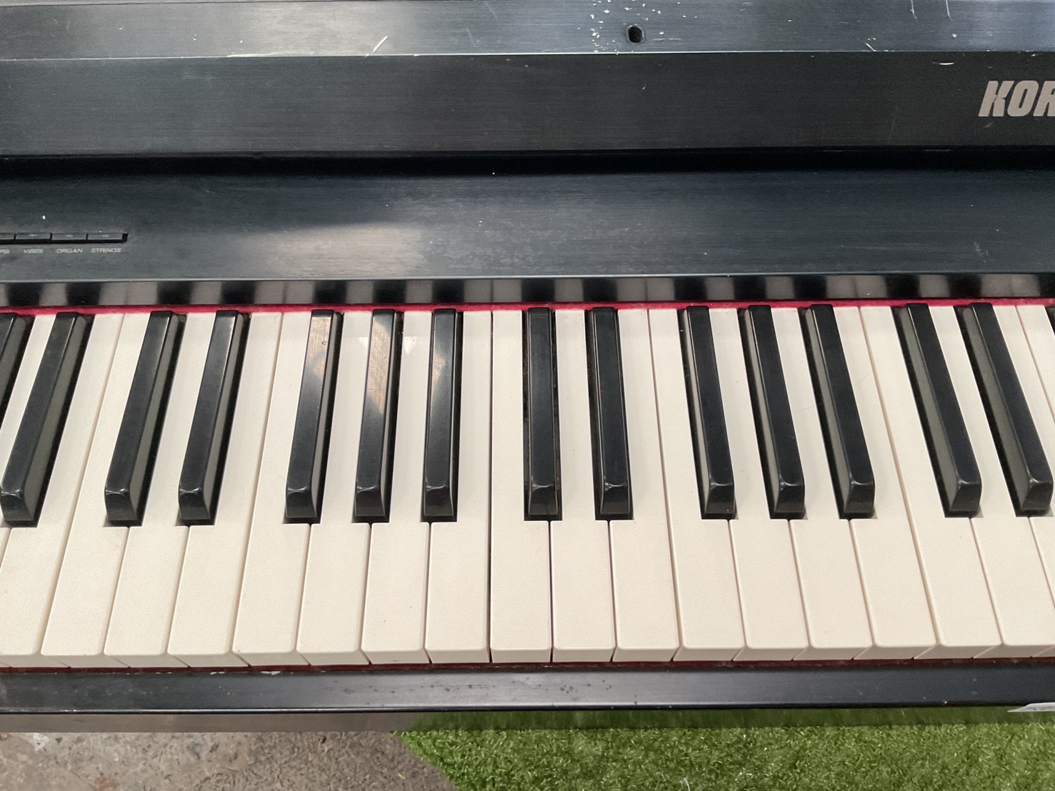 เปียโน KORG : C-4000 สินค้าไม่พร้อมใช้งาน (ต้องซ่อม)