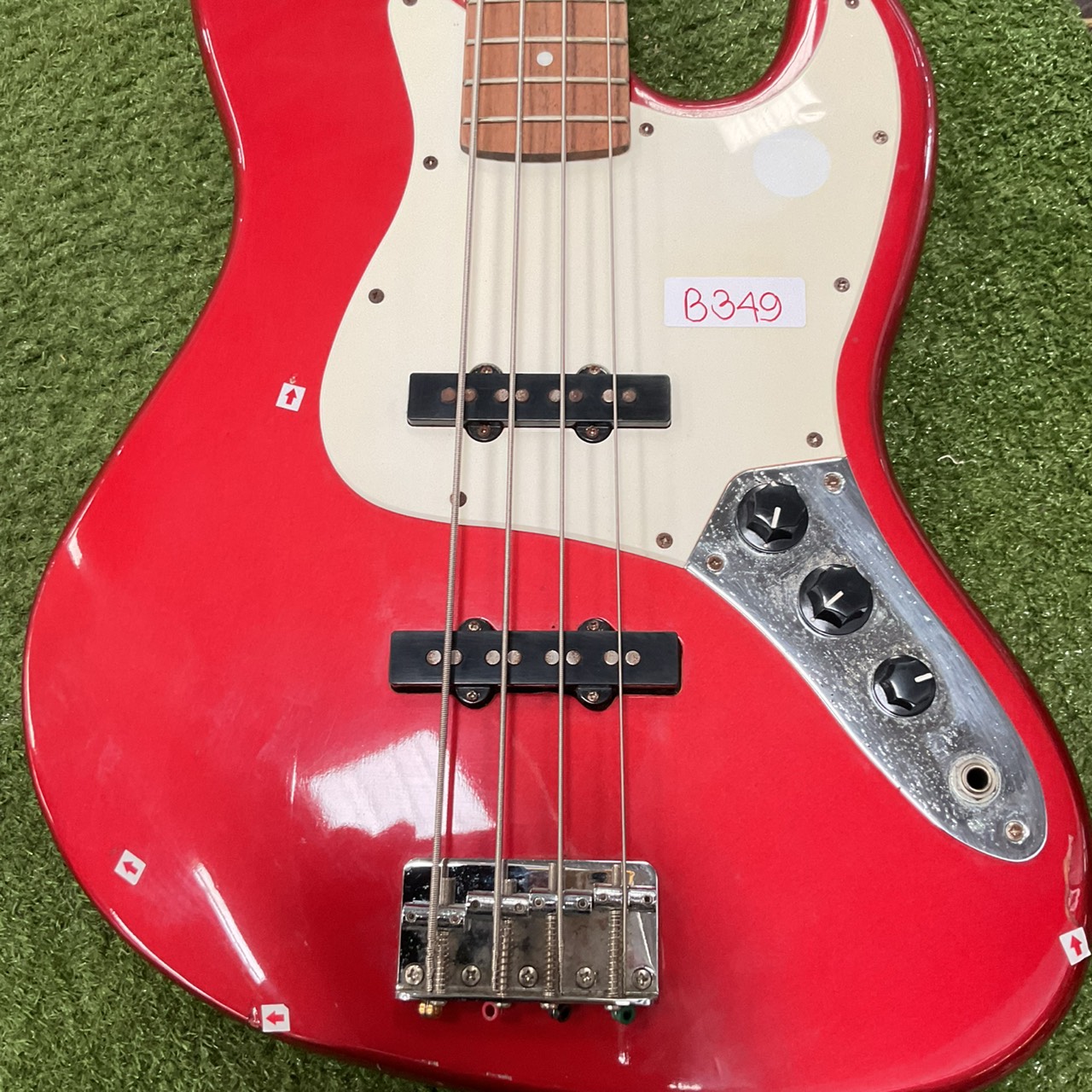 กีต้าร์เบส BUSKER'S