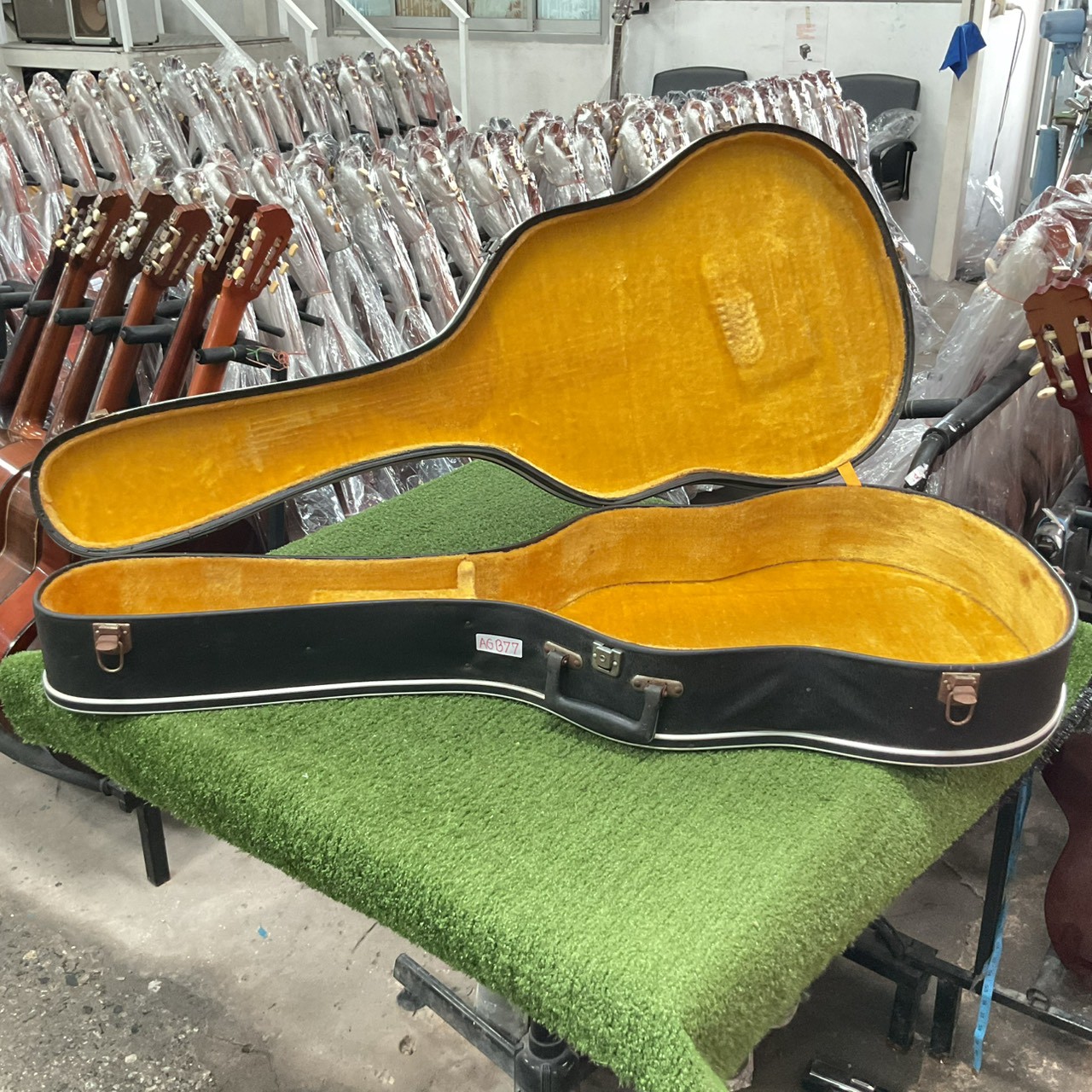 กล่องเคสกีต้าร์โปร่ง