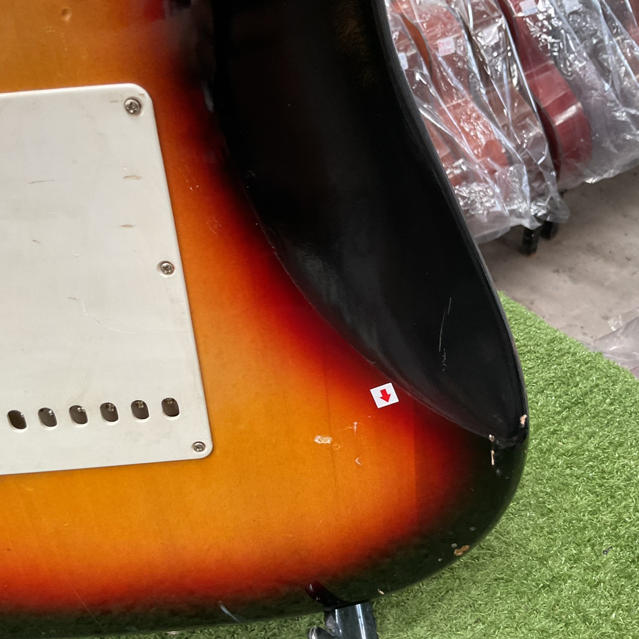 กีต้าร์ไฟฟ้า HOLLY : SPLENDOR