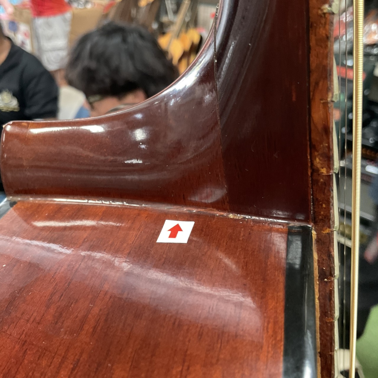 กีต้าร์โปร่ง Marchis : M130