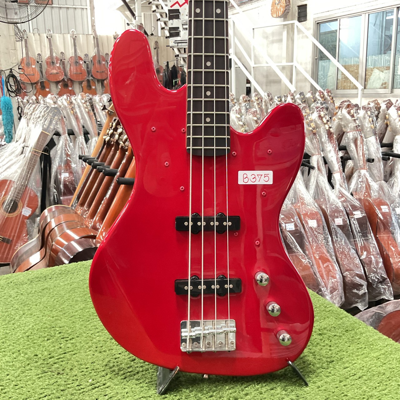 กีต้าร์เบส PlayTech