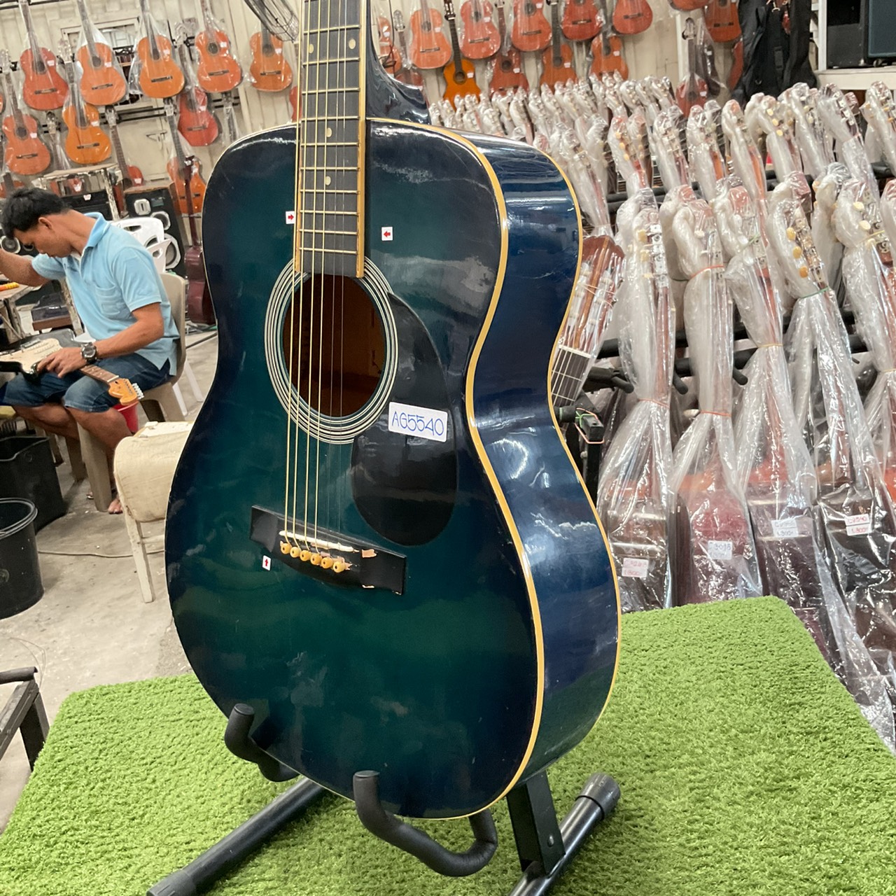 กีต้าร์โปร่ง Barclay