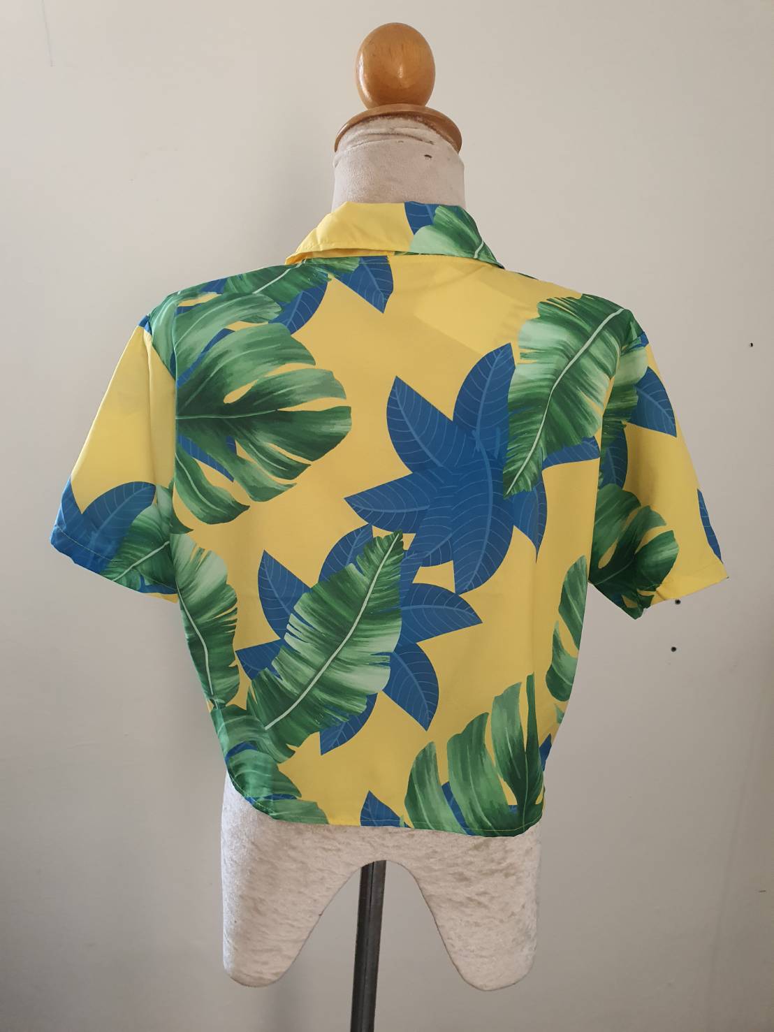 FF05764 เสื้อแฟชั่น ลายใบไม้ ของใหม่ อก 40 นิ้ว