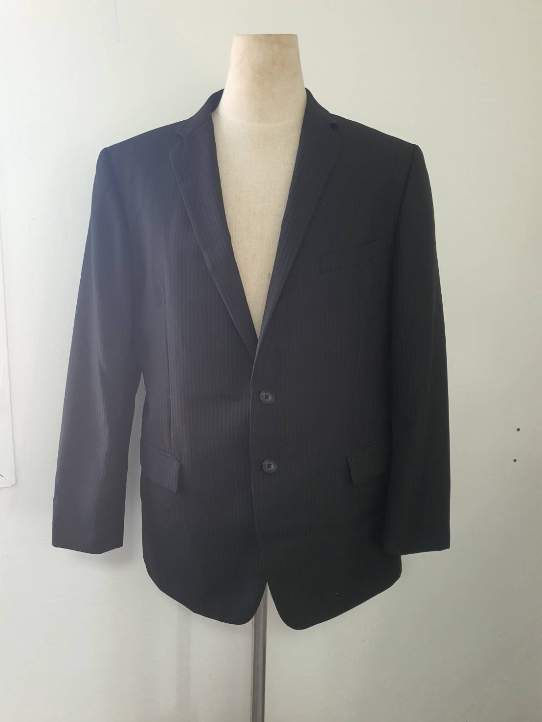 SUIT C0024 เสื้อสูท สีดำลายทาง มือสอง Pinky wolman อก 40 นิ้ว