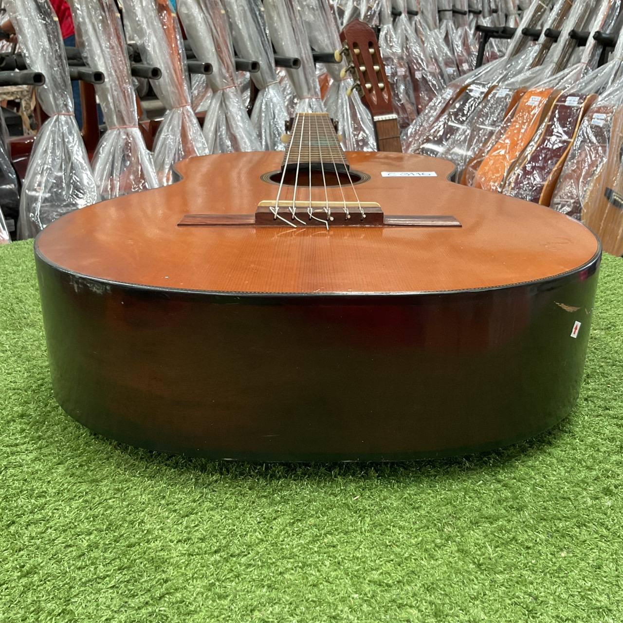 กีต้าร์คลาสสิค Metoro Gat : No.65.65