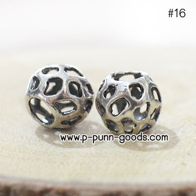 ลูกปัดฉลุลาย 11x9 มม. สีเงินโบราณ **กรุณาเลือกลายด้านใน**