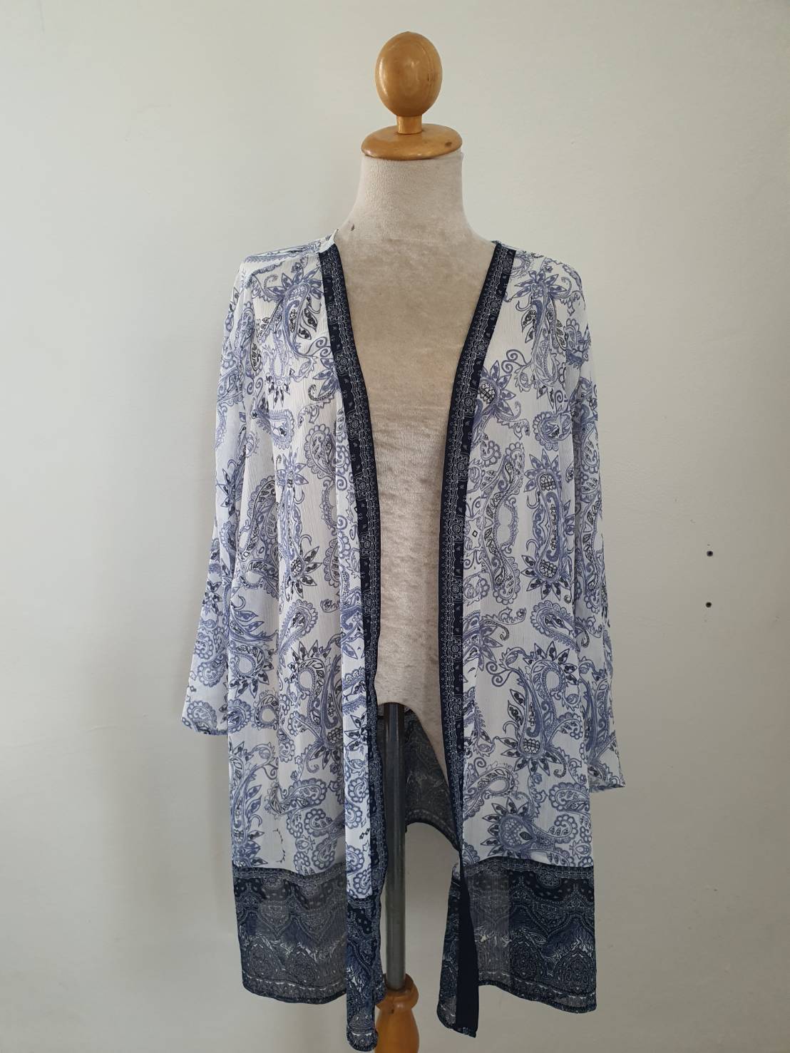 FF05385 เสื้อคลุมมือสอง แบรนด์ CATHERINES อก free -60 นิ้ว