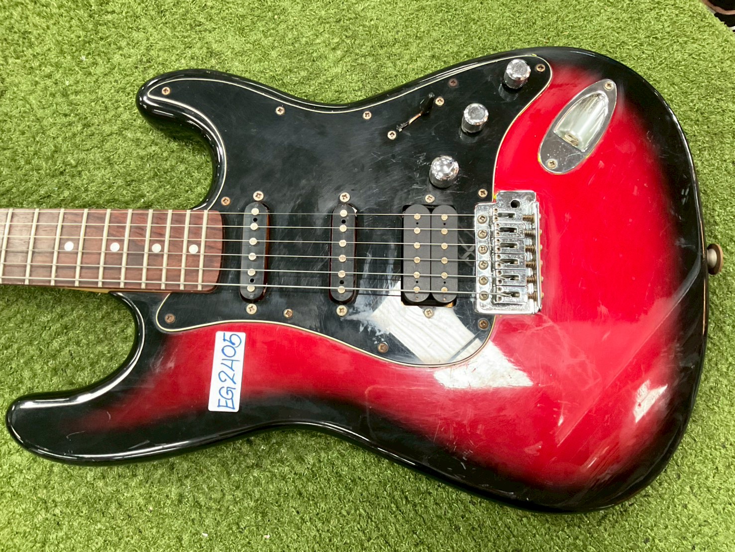 กีต้าร์ไฟฟ้า Legend