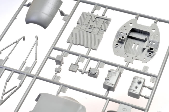 โมเดลเครื่องบินรบ Kinetic Model 1/24 KI-K3212 P-47D Thunderbolt Mk.1