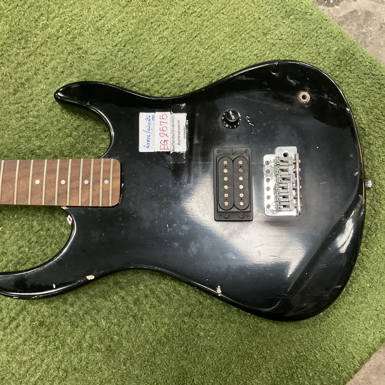 กีต้าร์ไฟฟ้า Birth : KY-01 สินค้าไม่พร้อมใช้งาน (ต้องซ่อม)